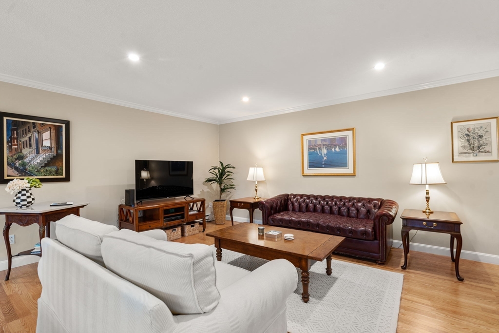 1206 Greendale Ave # 214