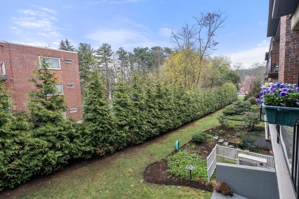 1206 Greendale Ave # 214
