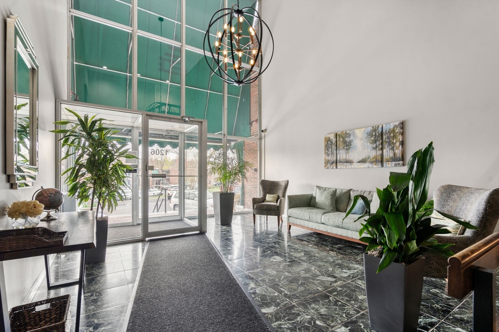 1206 Greendale Ave # 214