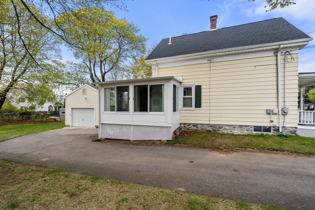 24 Railroad Avenue