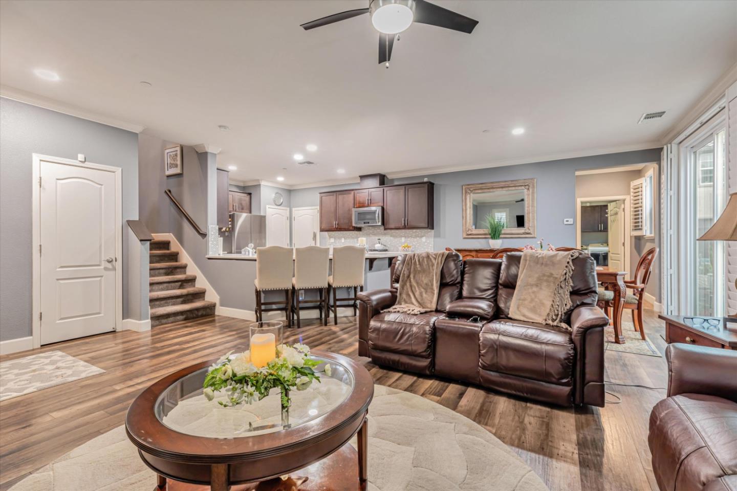 28 Caspian Way