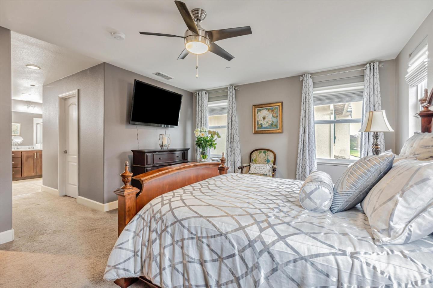28 Caspian Way