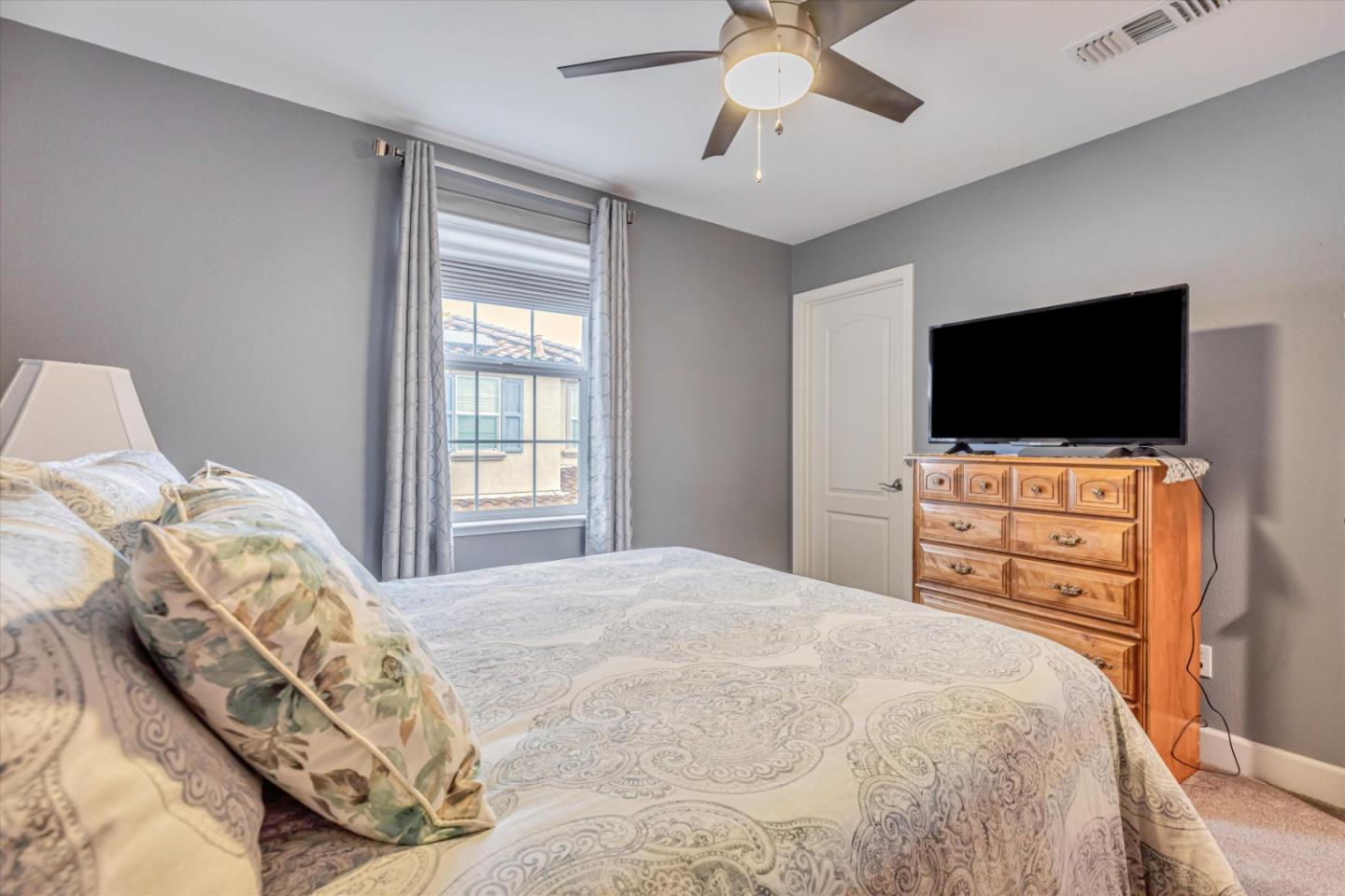 28 Caspian Way
