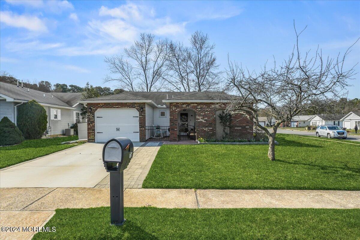 76 Everest Drive S