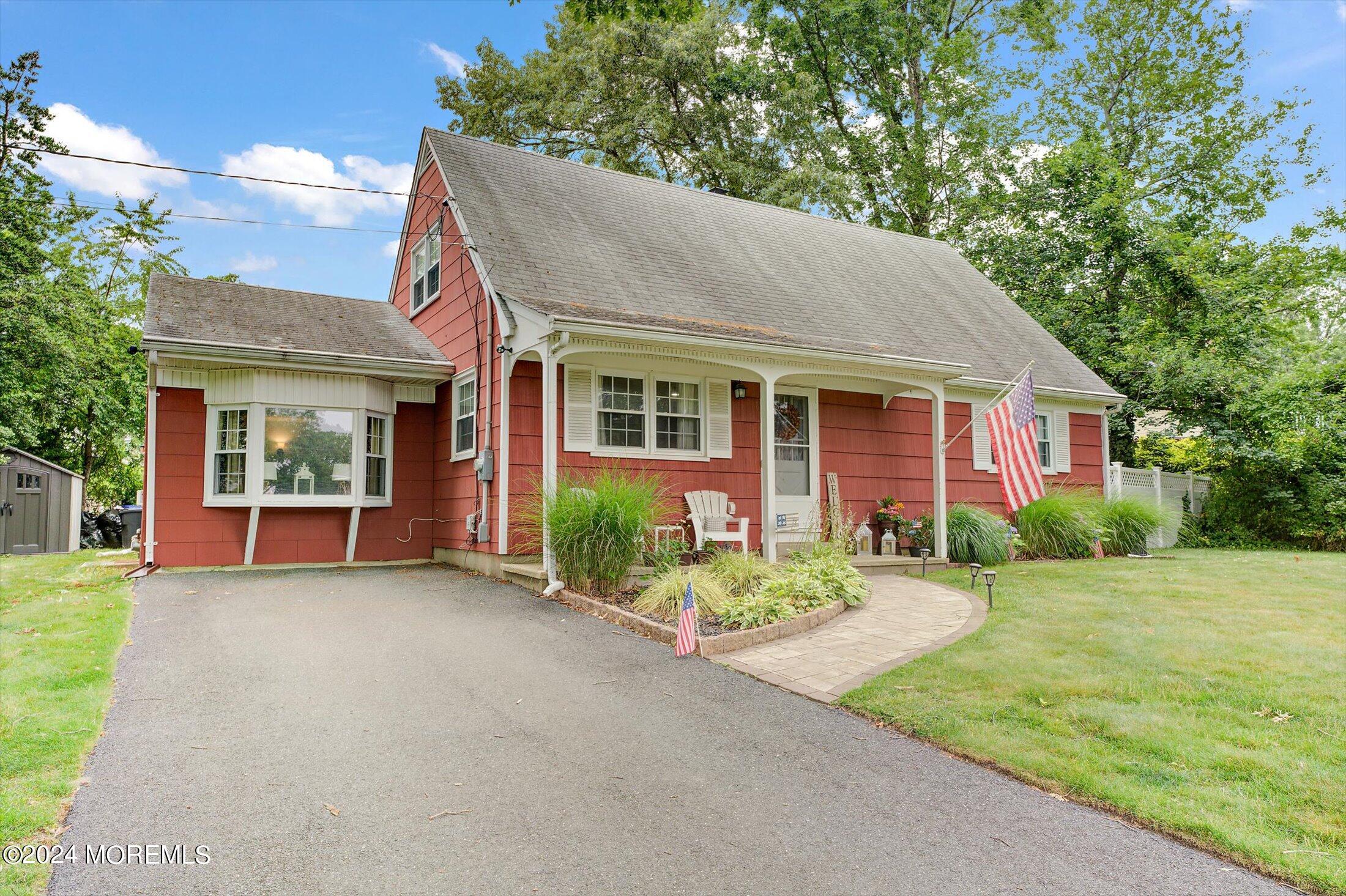 606 Duke Court