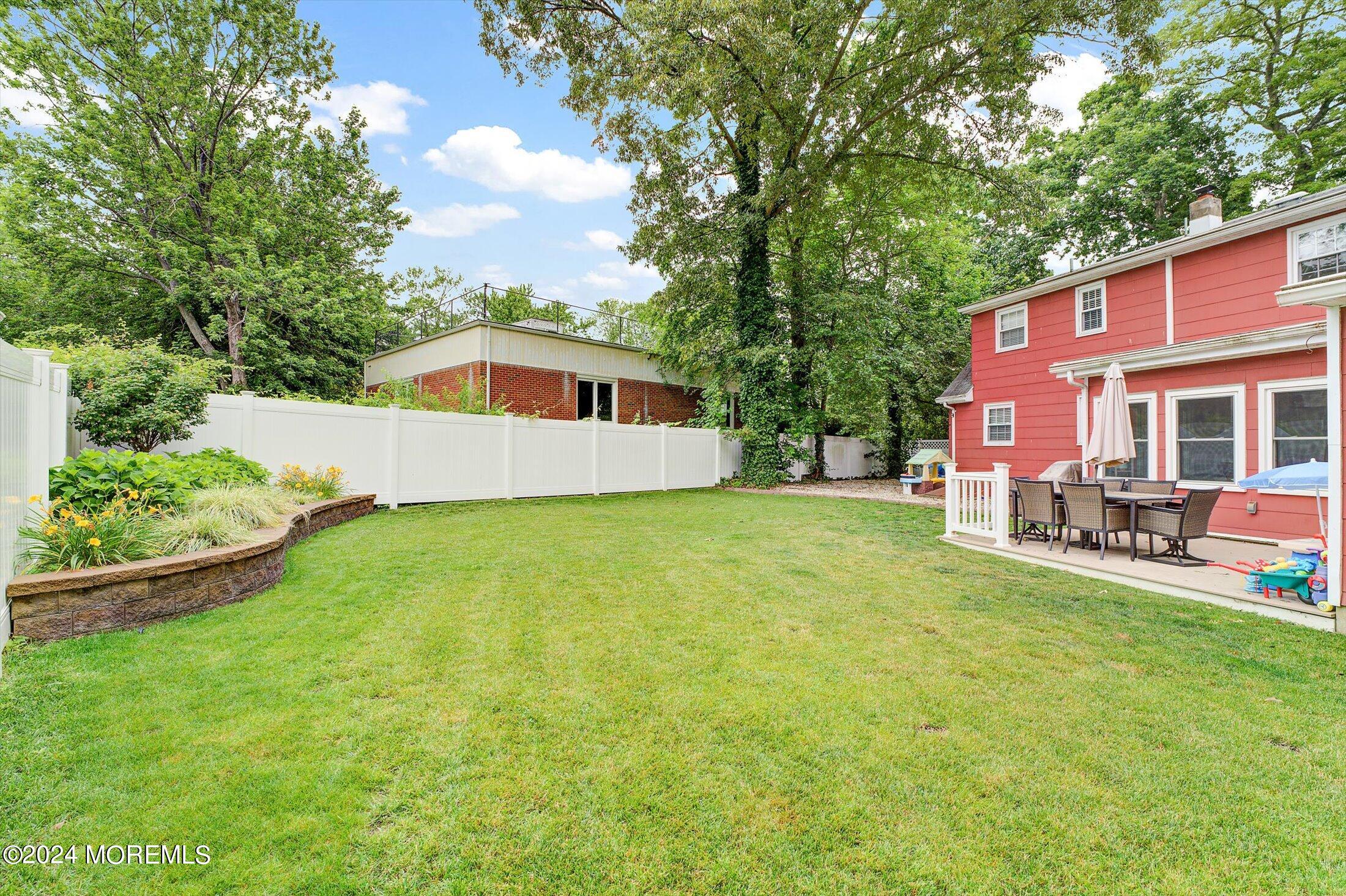606 Duke Court