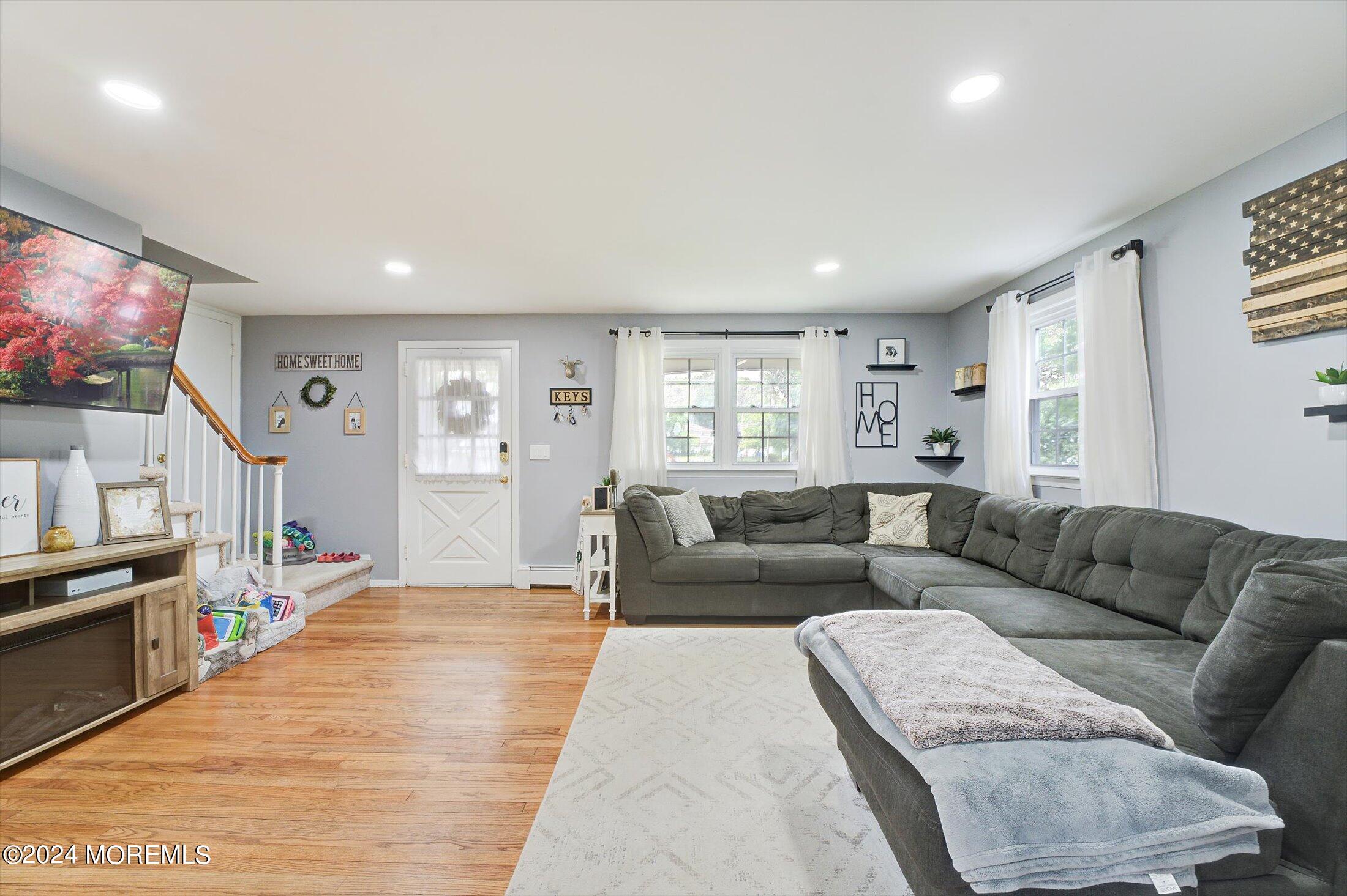 606 Duke Court