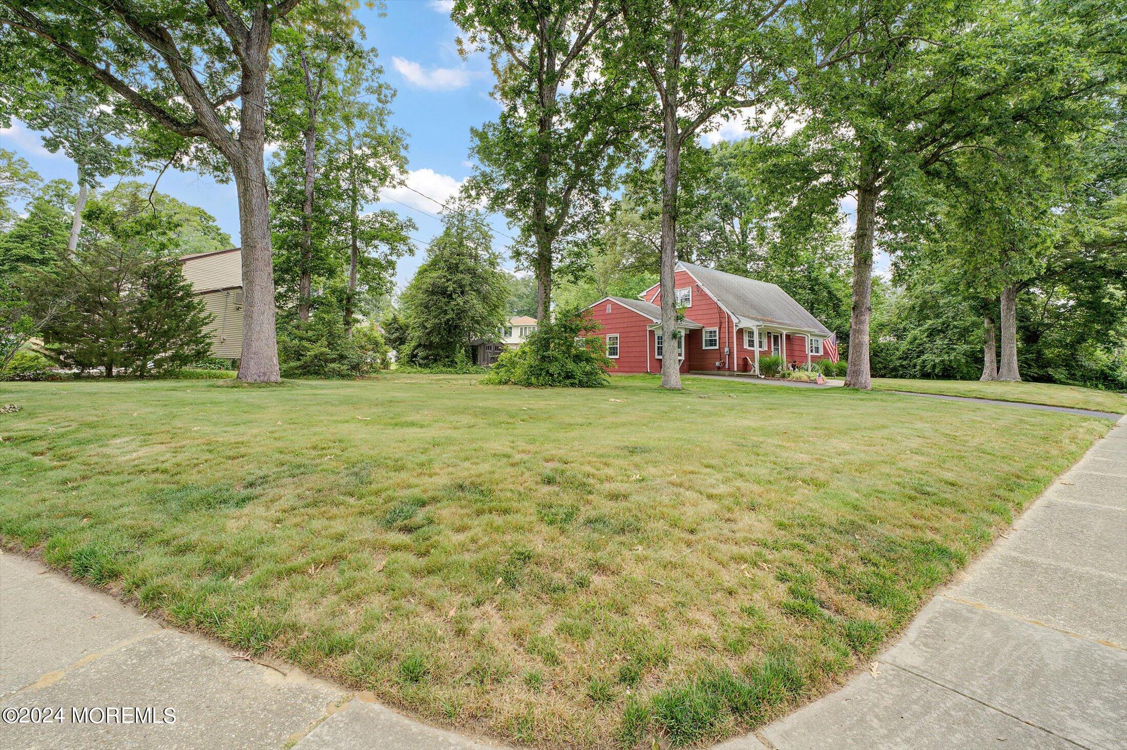 606 Duke Court