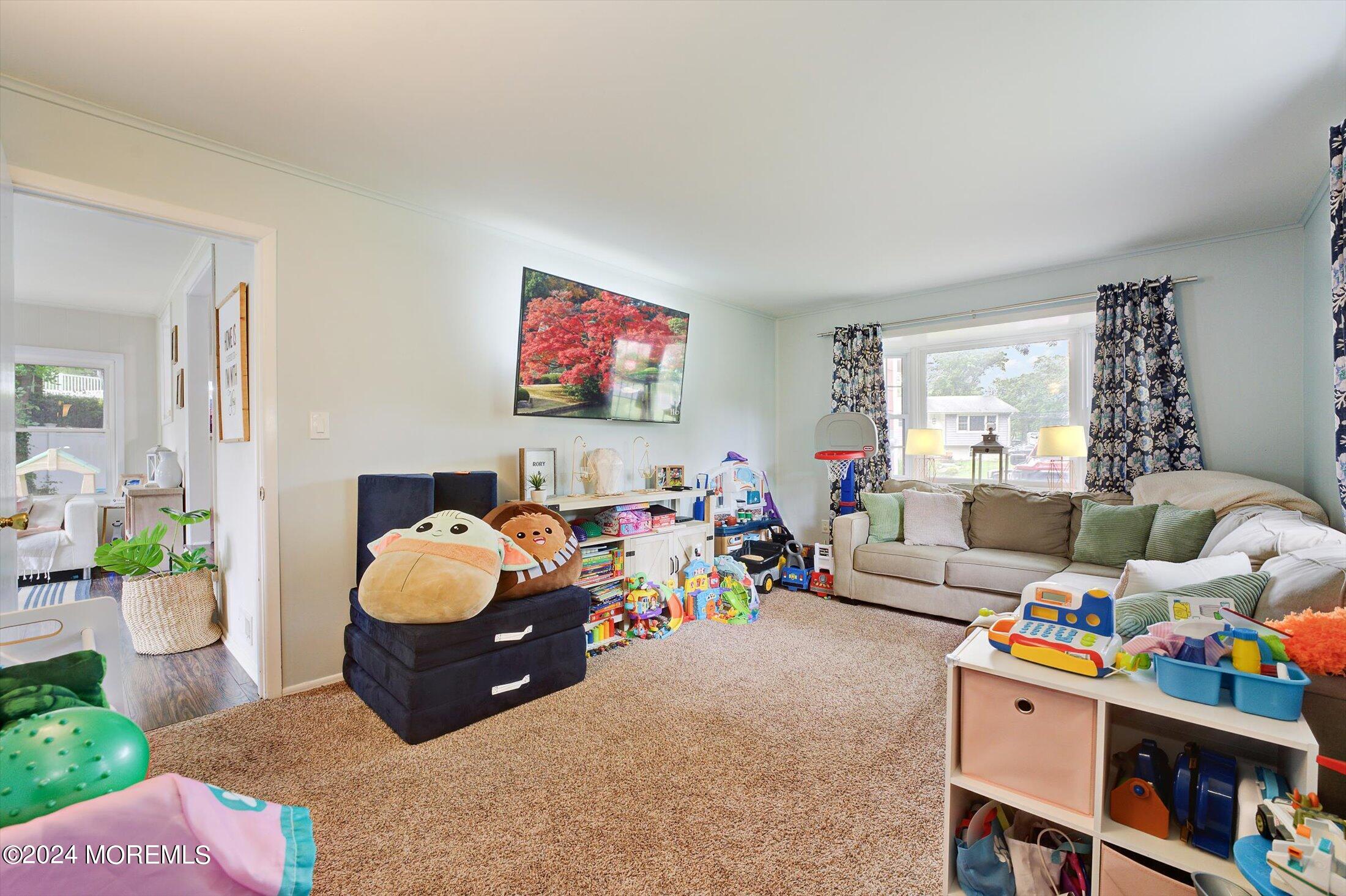 606 Duke Court