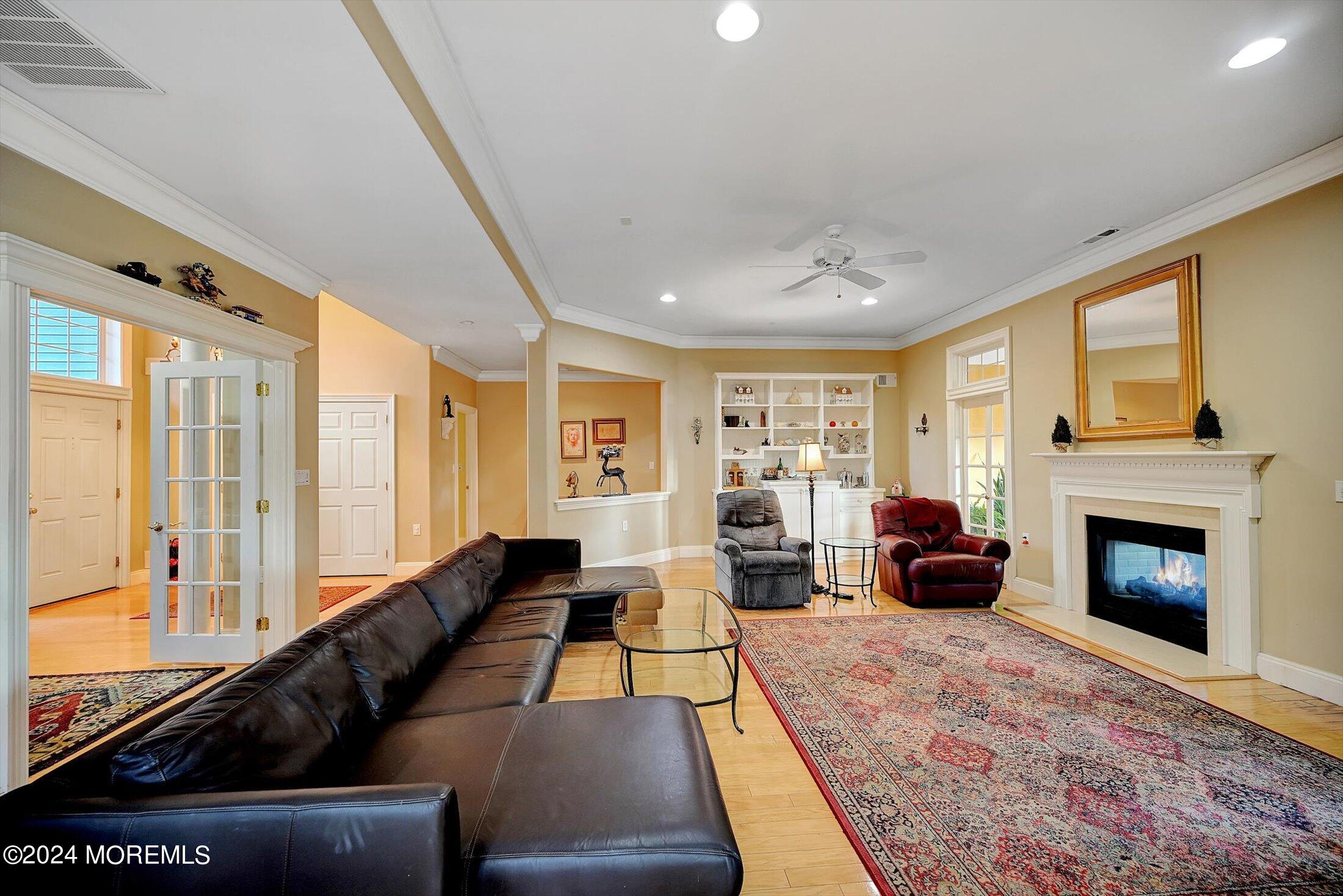 18 Como Court
