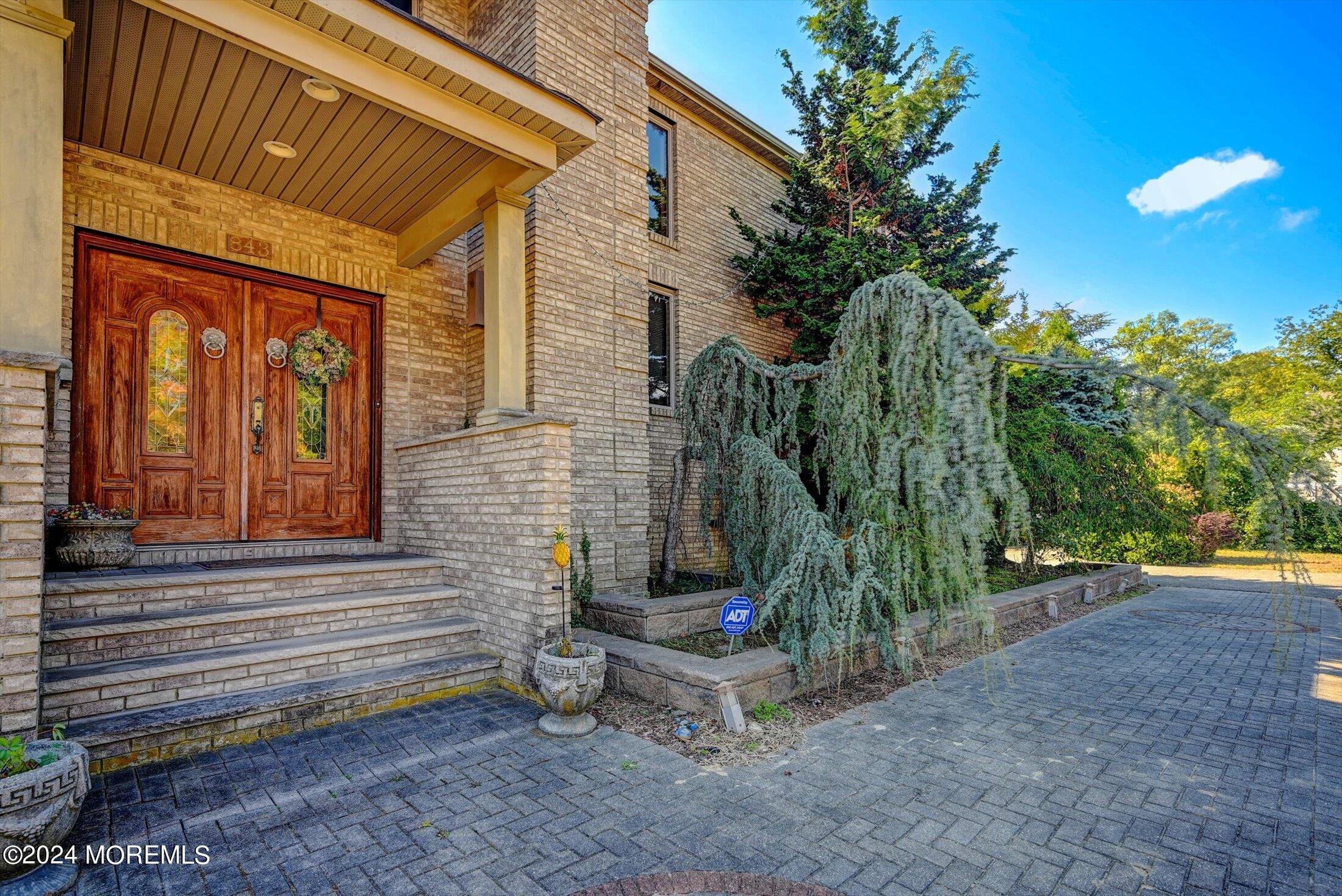 843 Bay Avenue