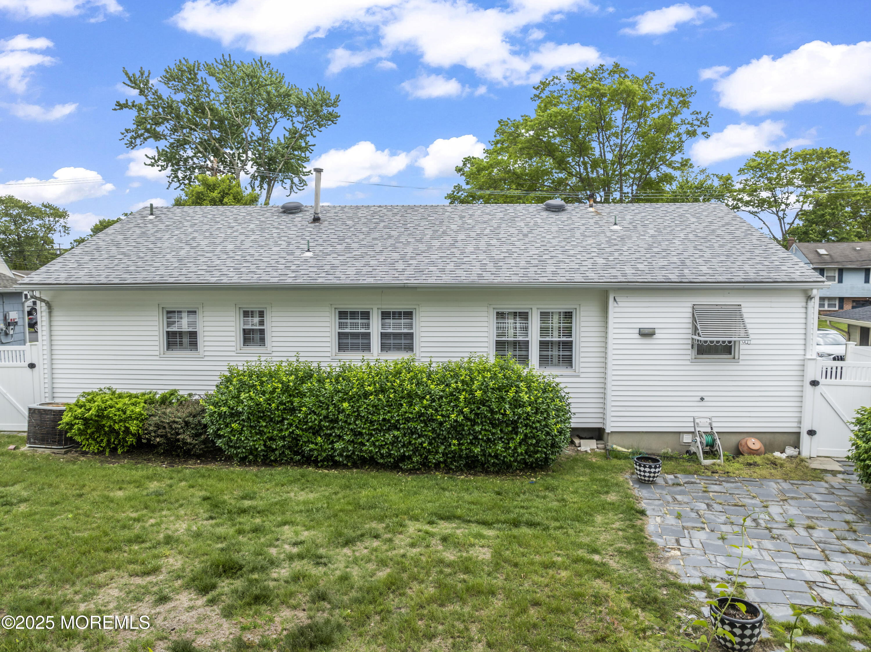 605 Oak Terrace