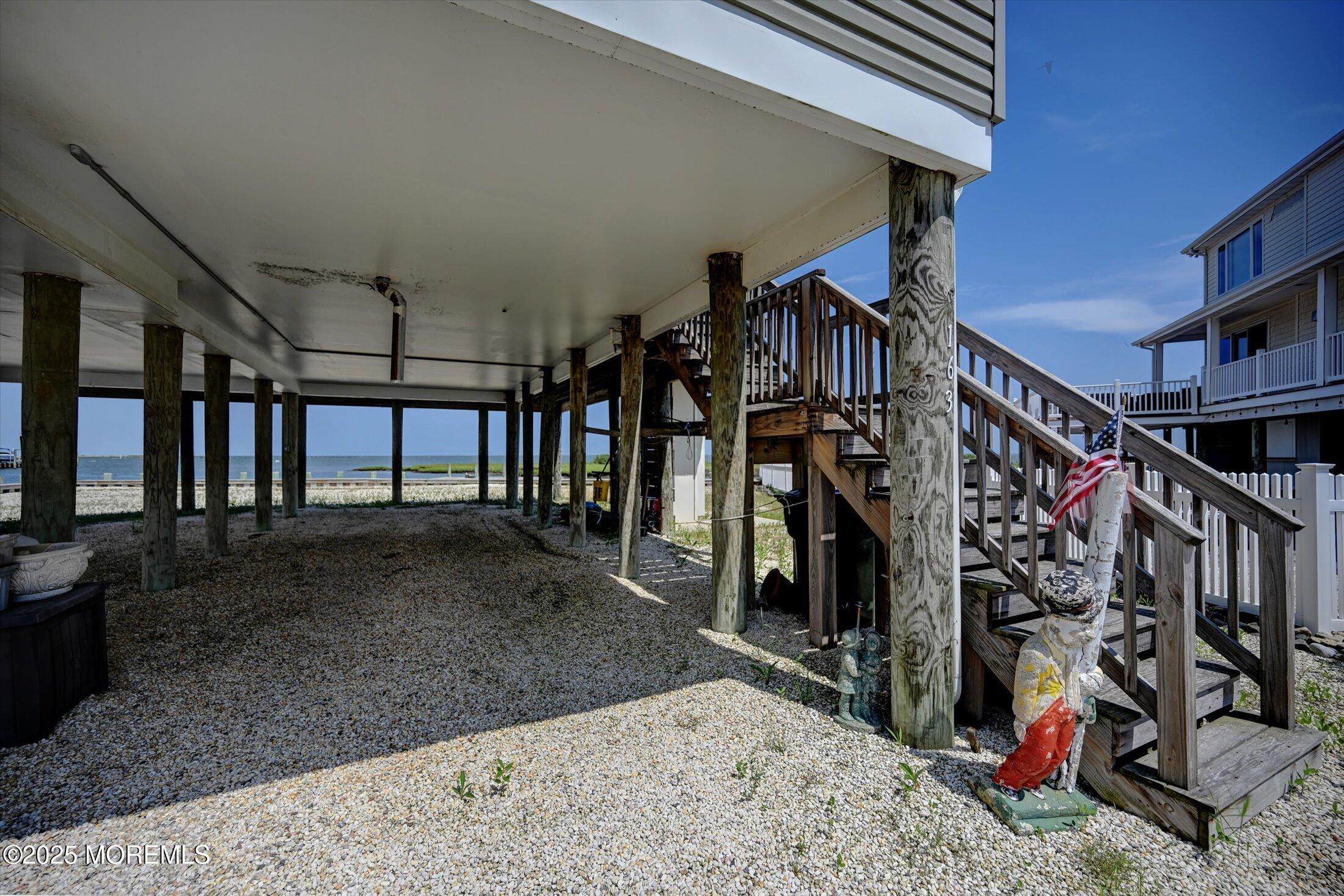 163 Flamingo Road