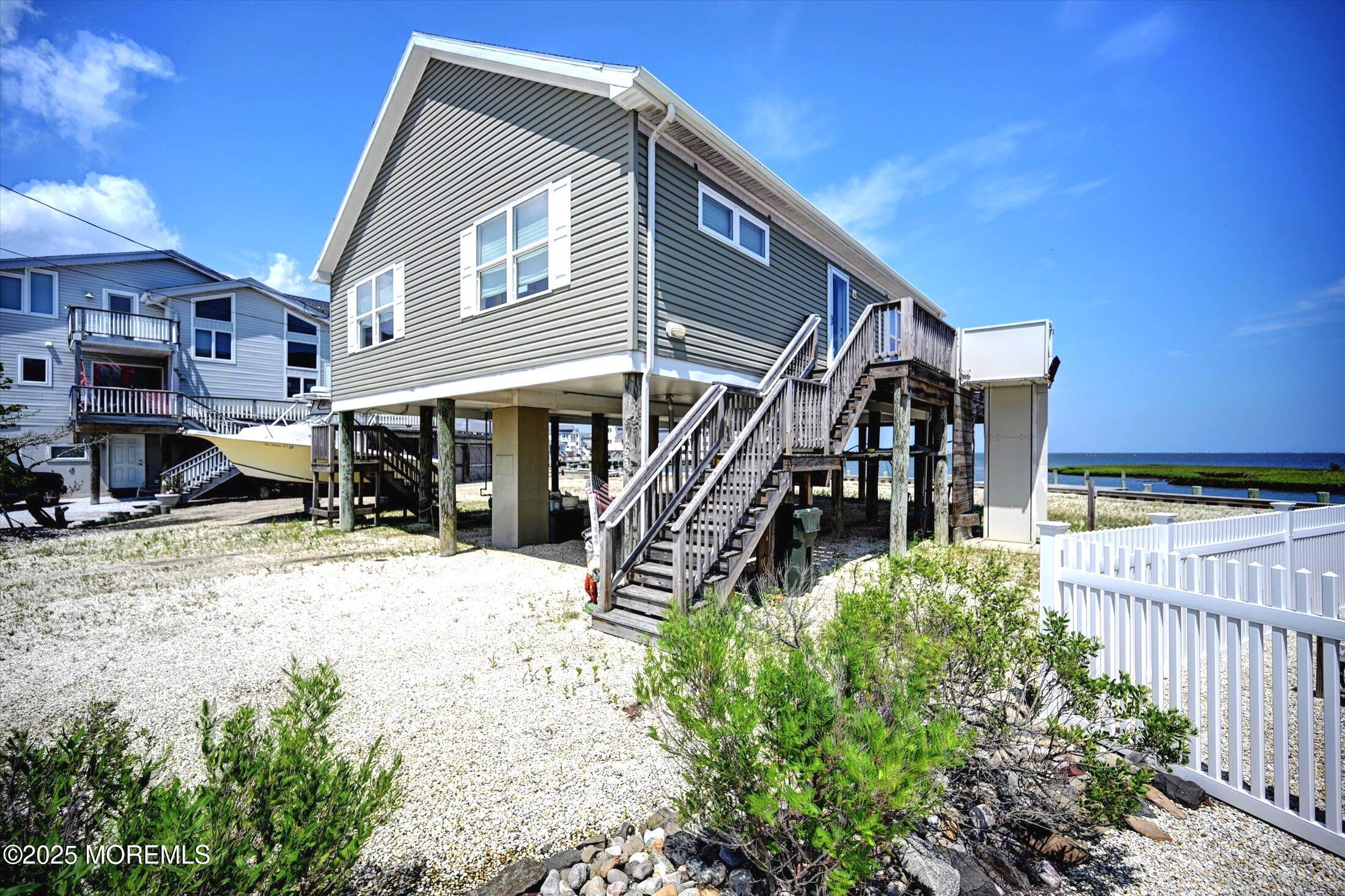 163 Flamingo Road