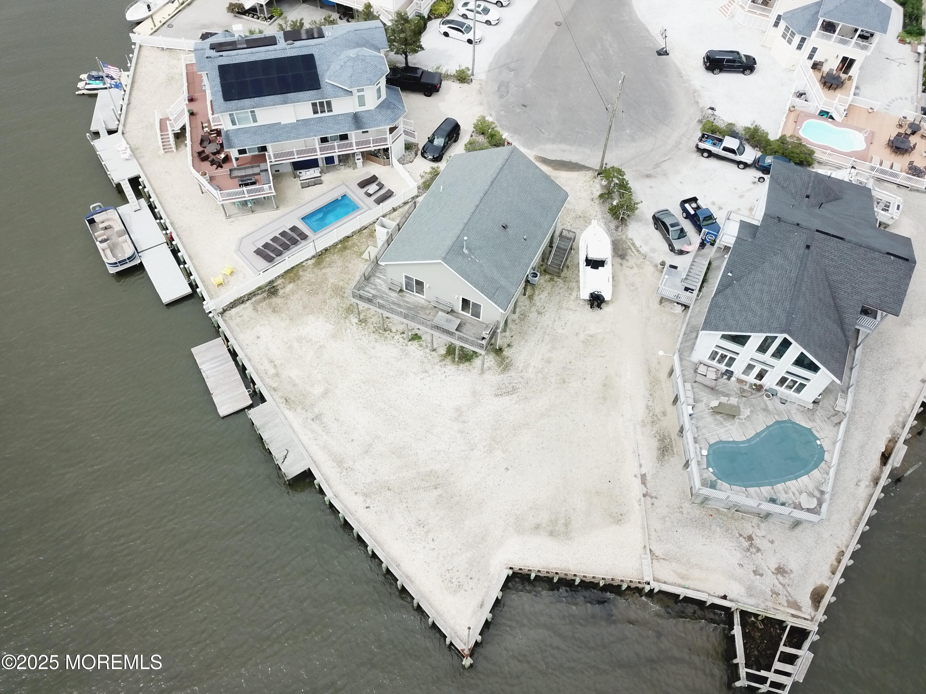 163 Flamingo Road