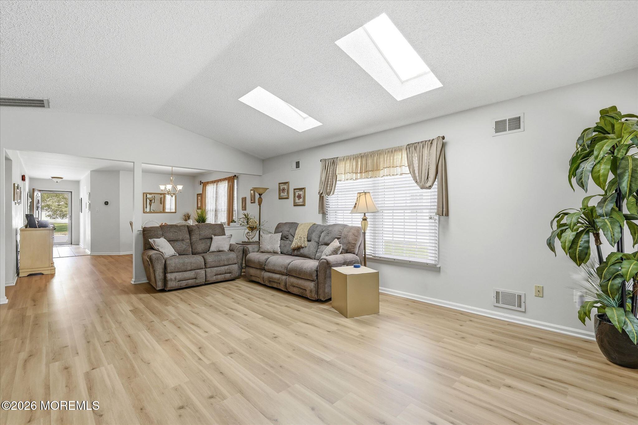 2187 Agincourt Road