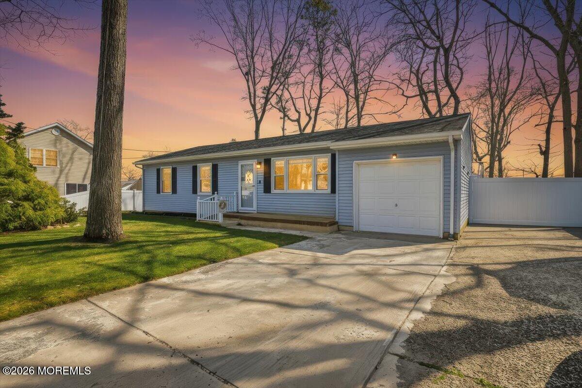 825 Center Street