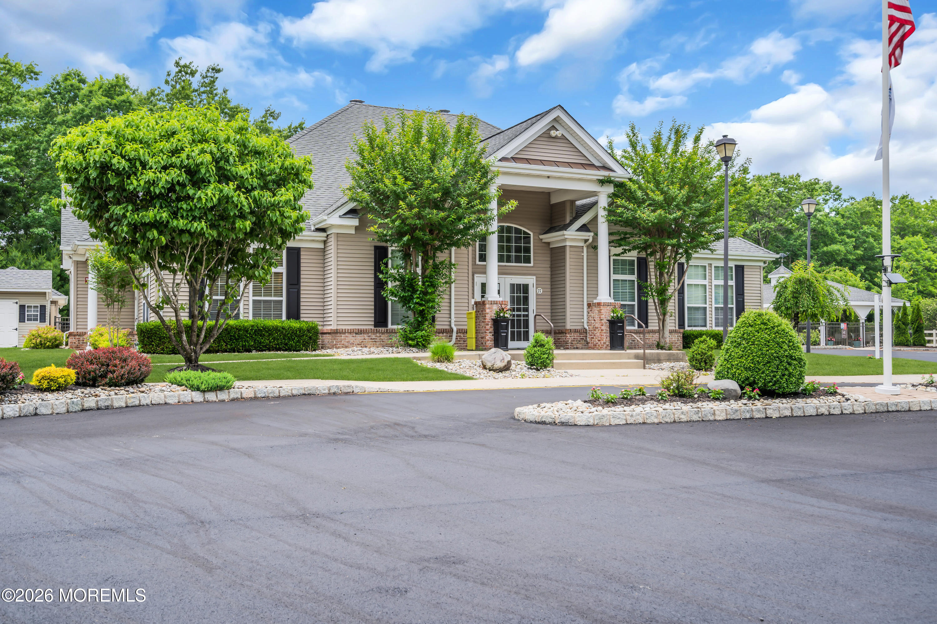 39 Plymouth Way