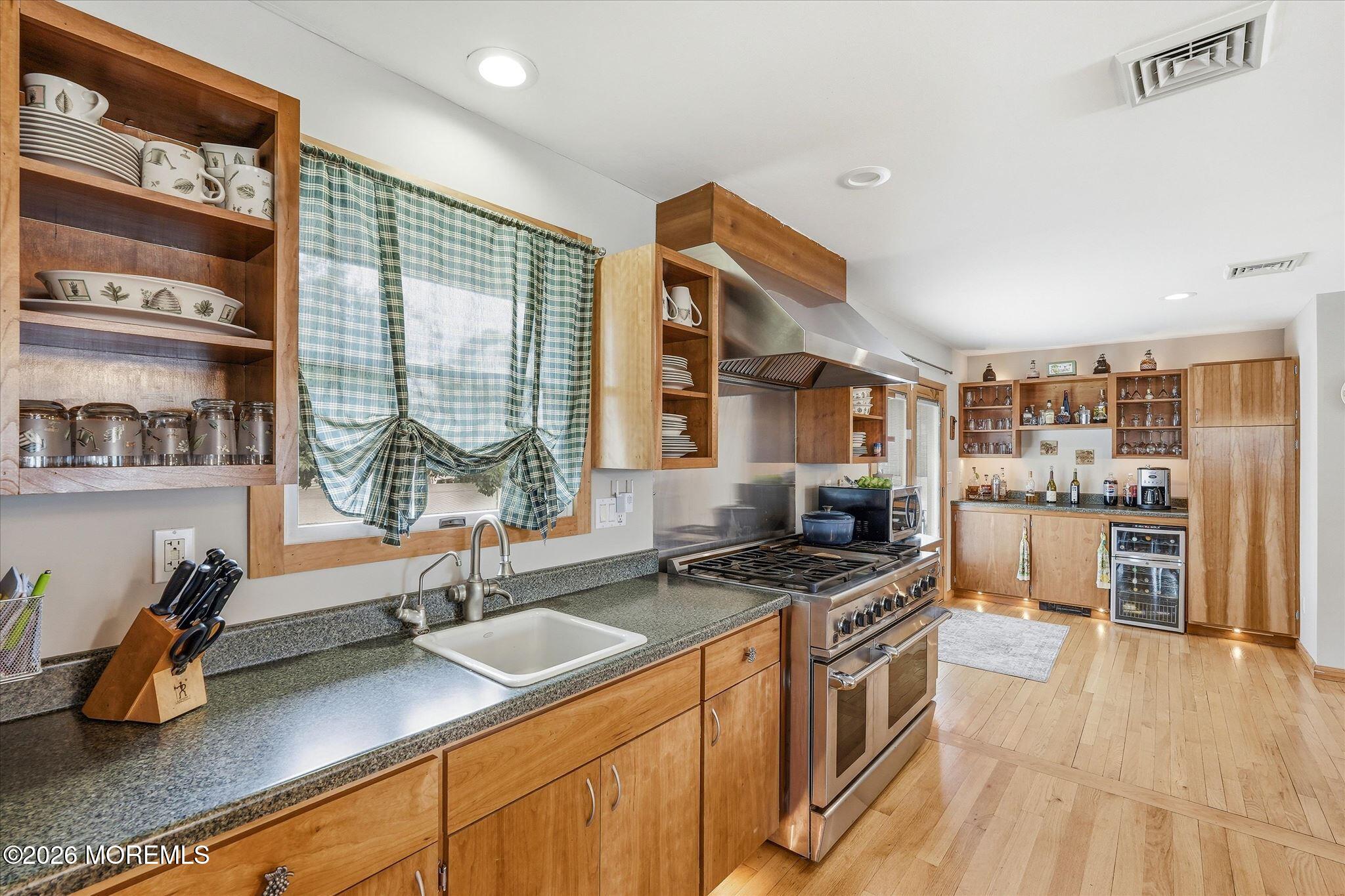 89 Venus Lane