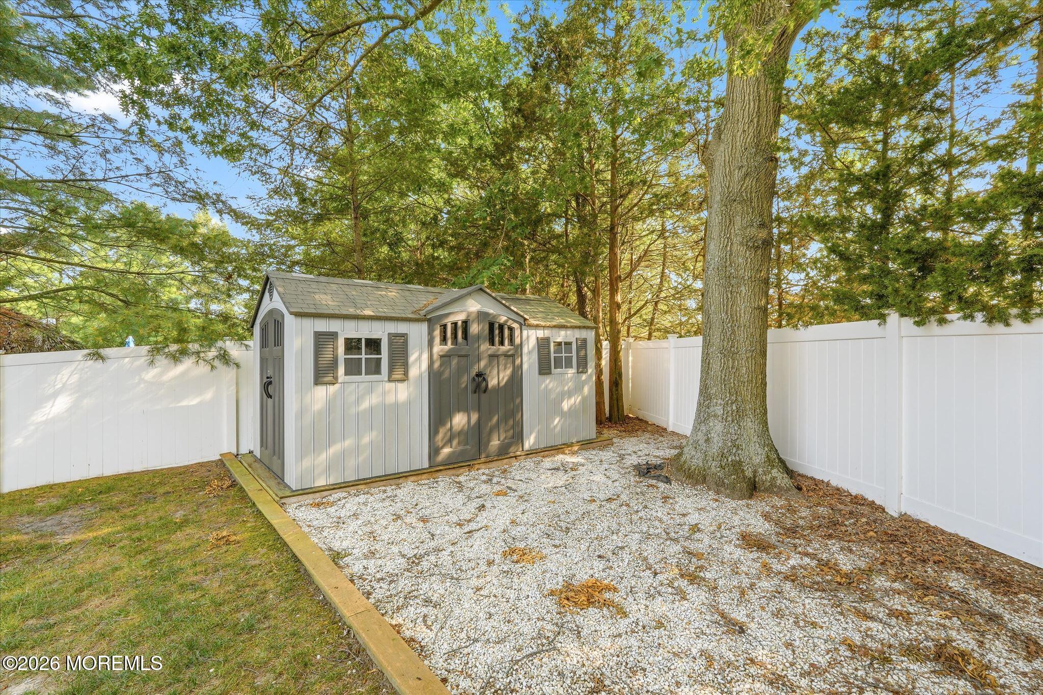 1117 S Maplecrest Court