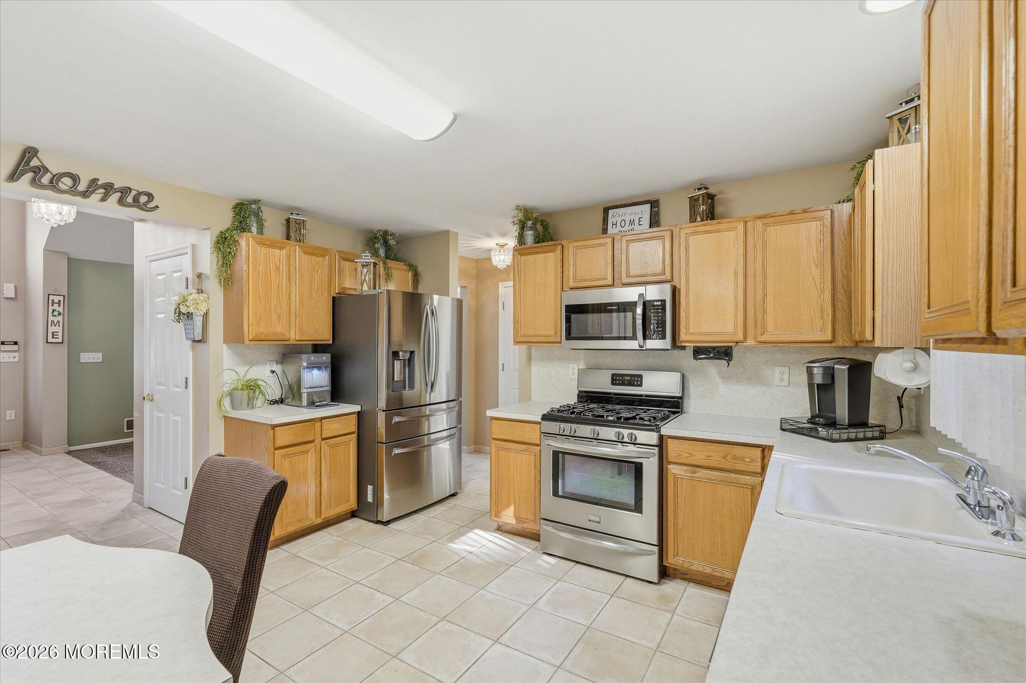 1117 S Maplecrest Court