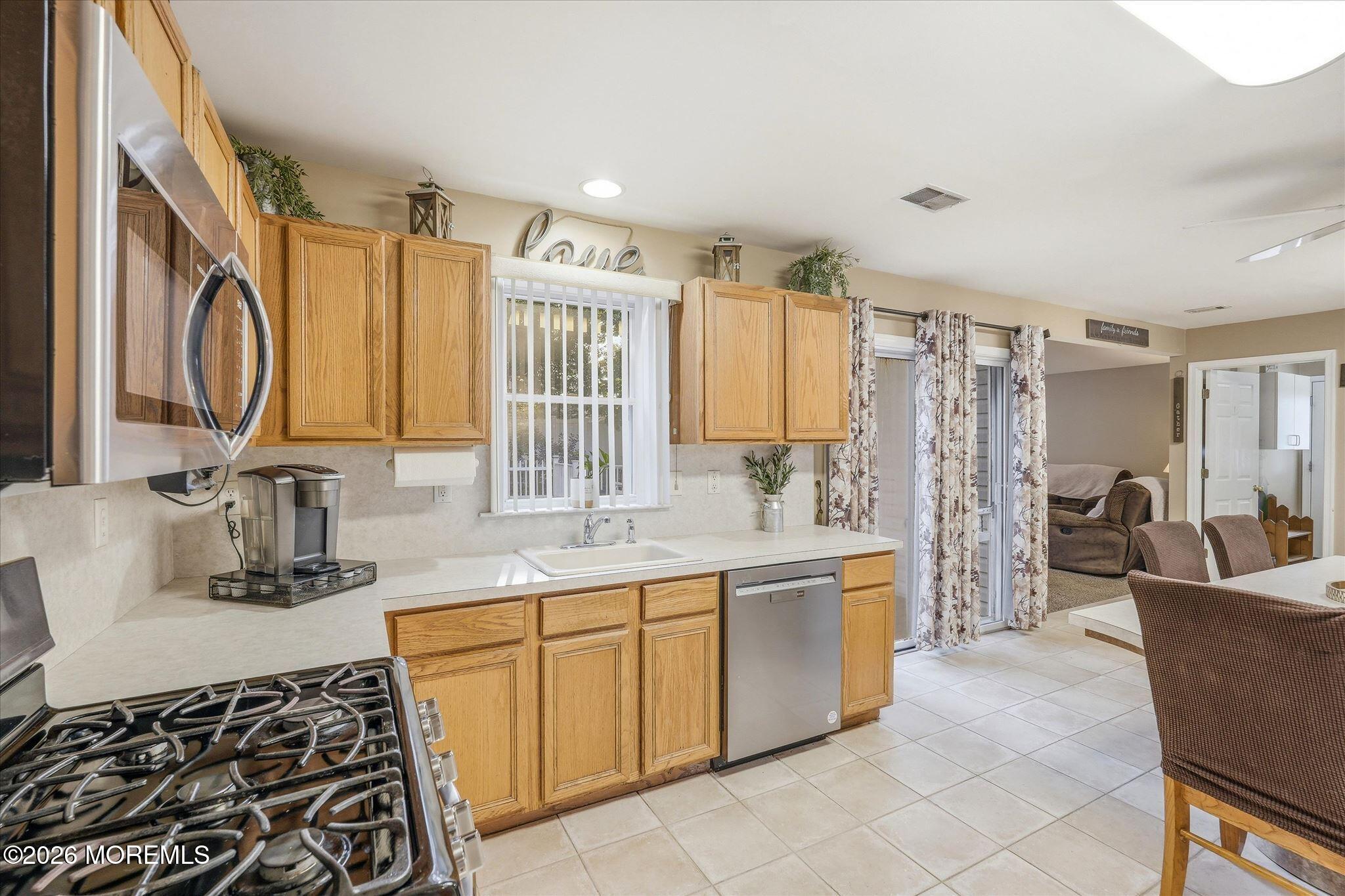 1117 S Maplecrest Court