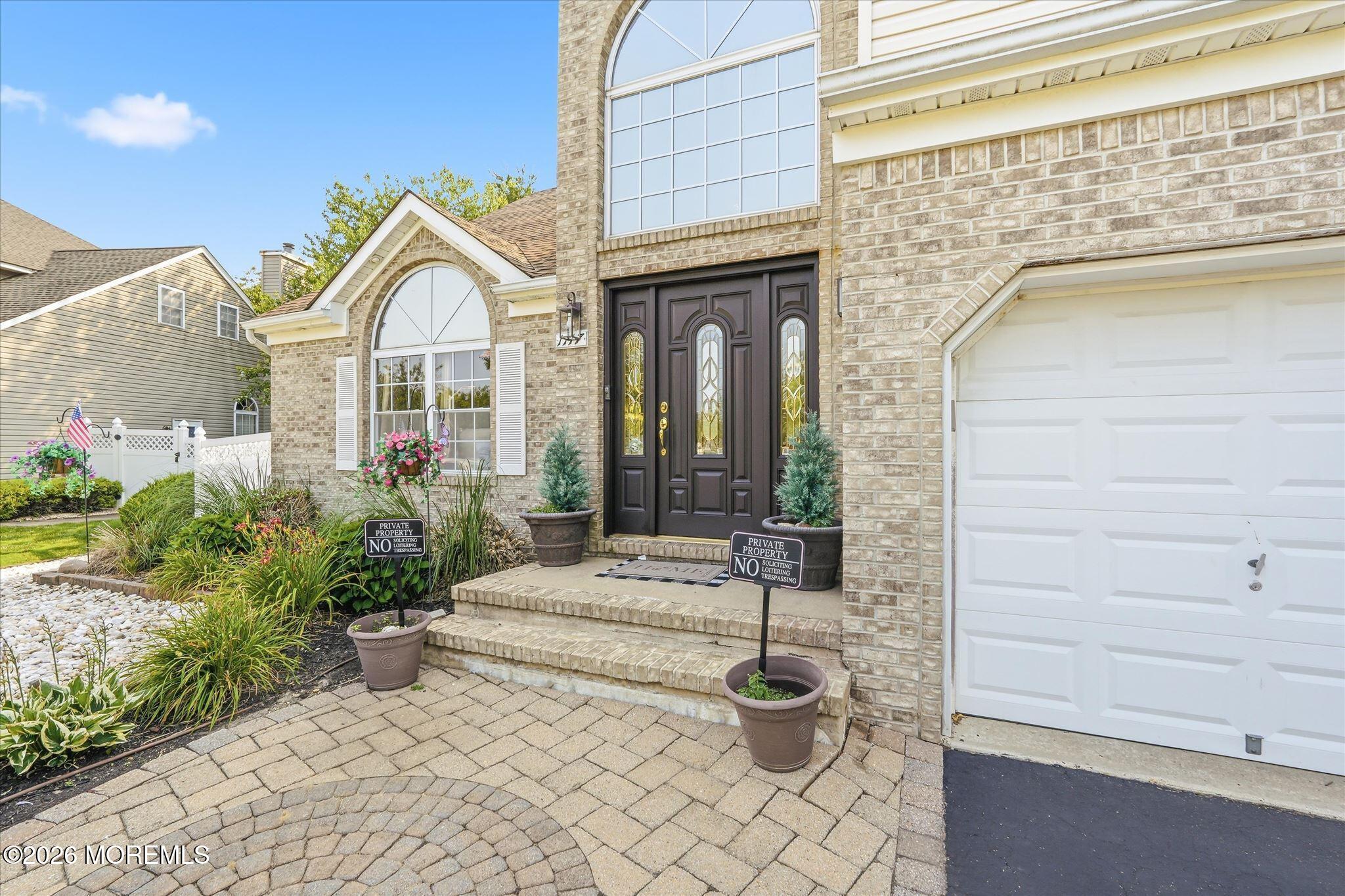 1117 S Maplecrest Court