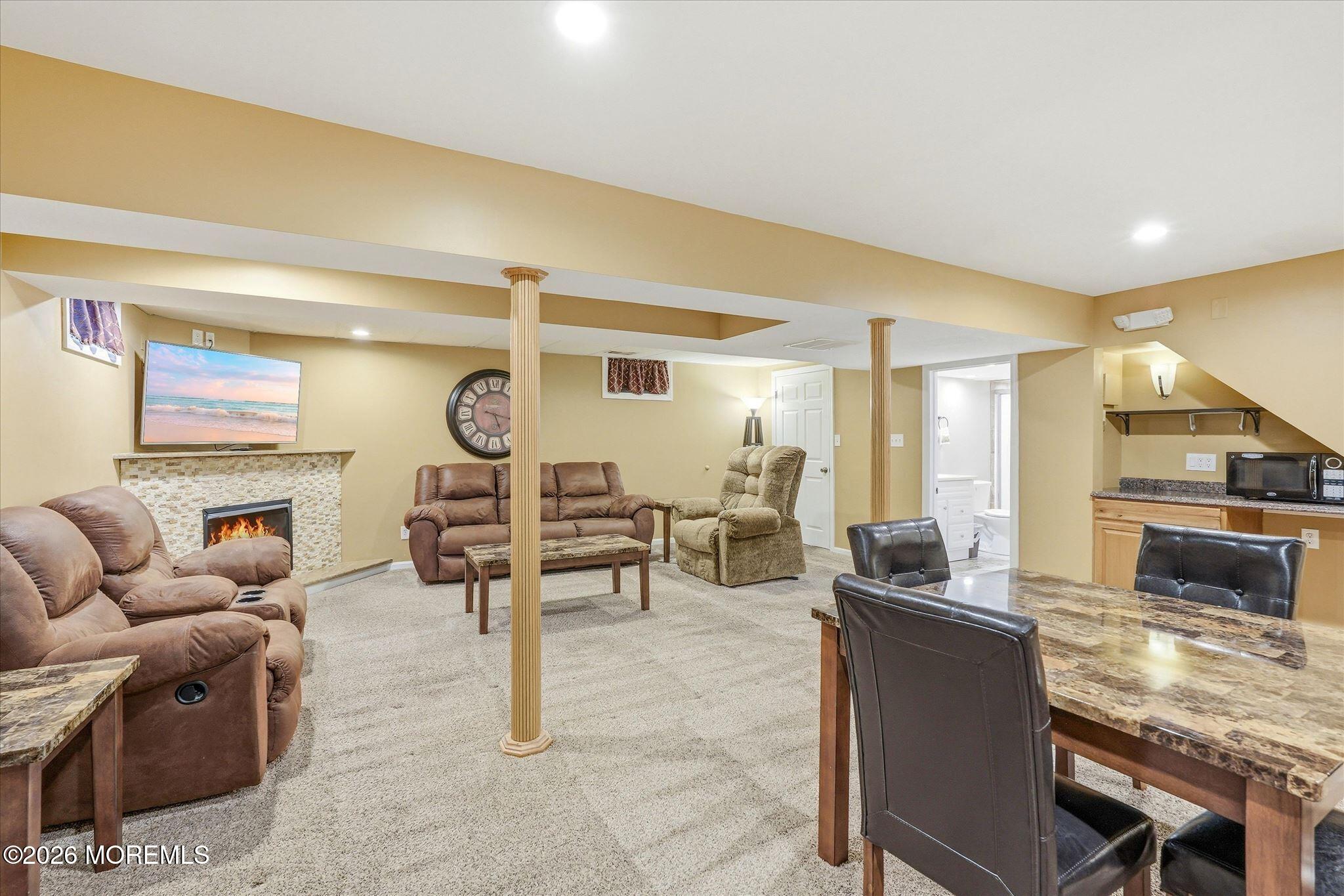 1117 S Maplecrest Court