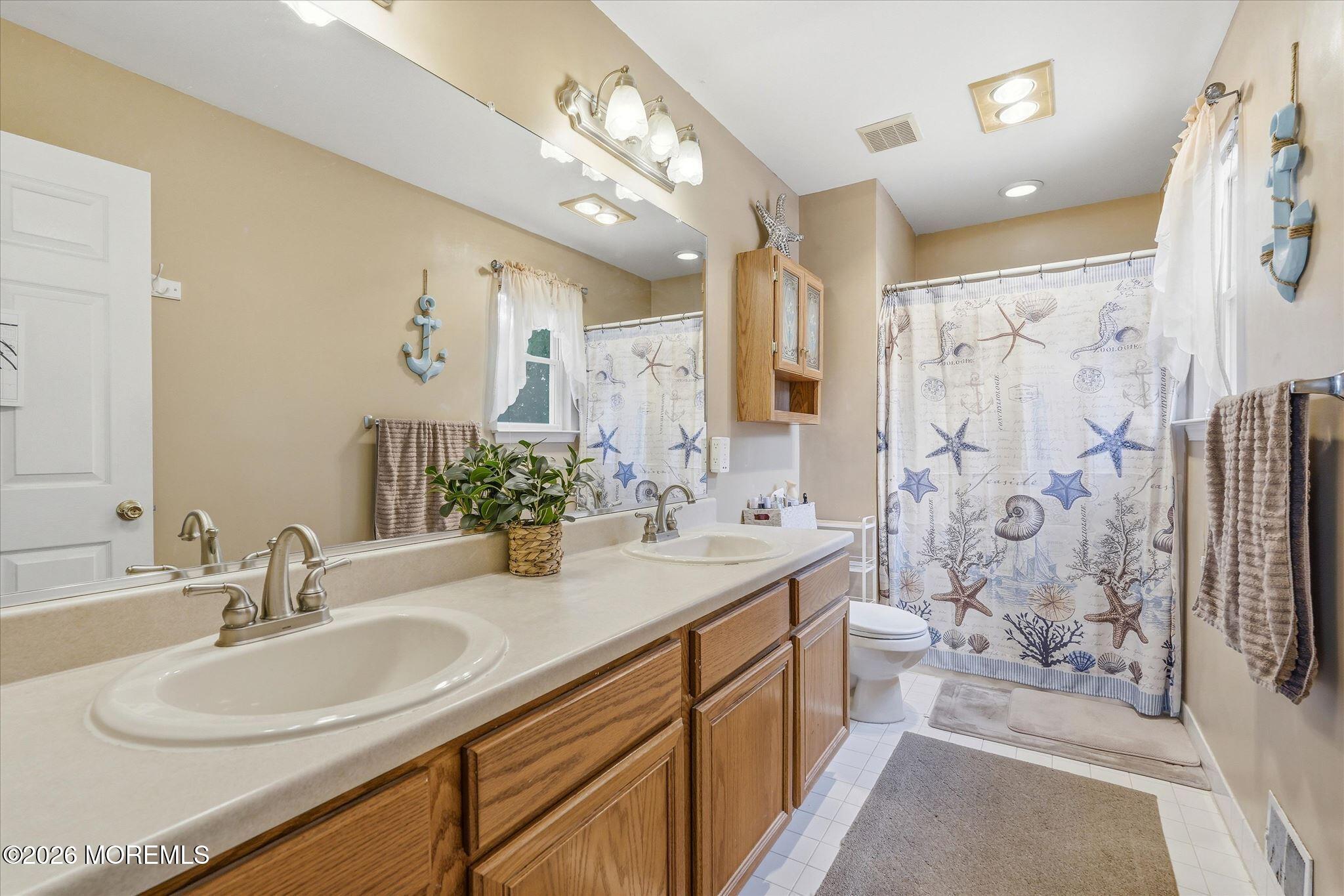 1117 S Maplecrest Court