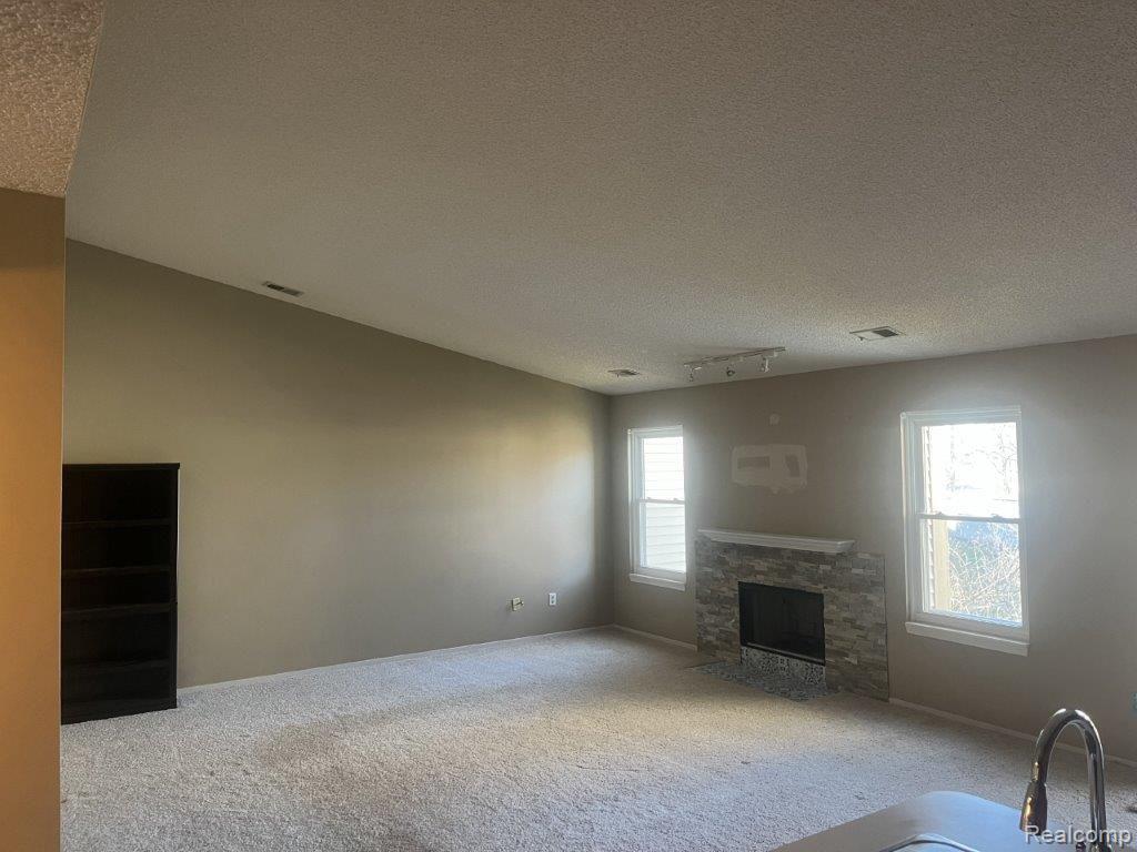4962 OAK HILL Drive