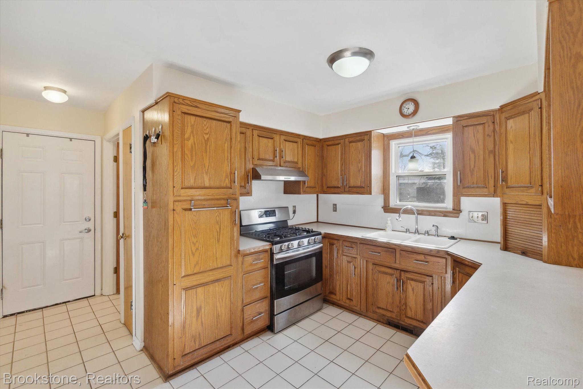 1304 WHITEHAVEN
