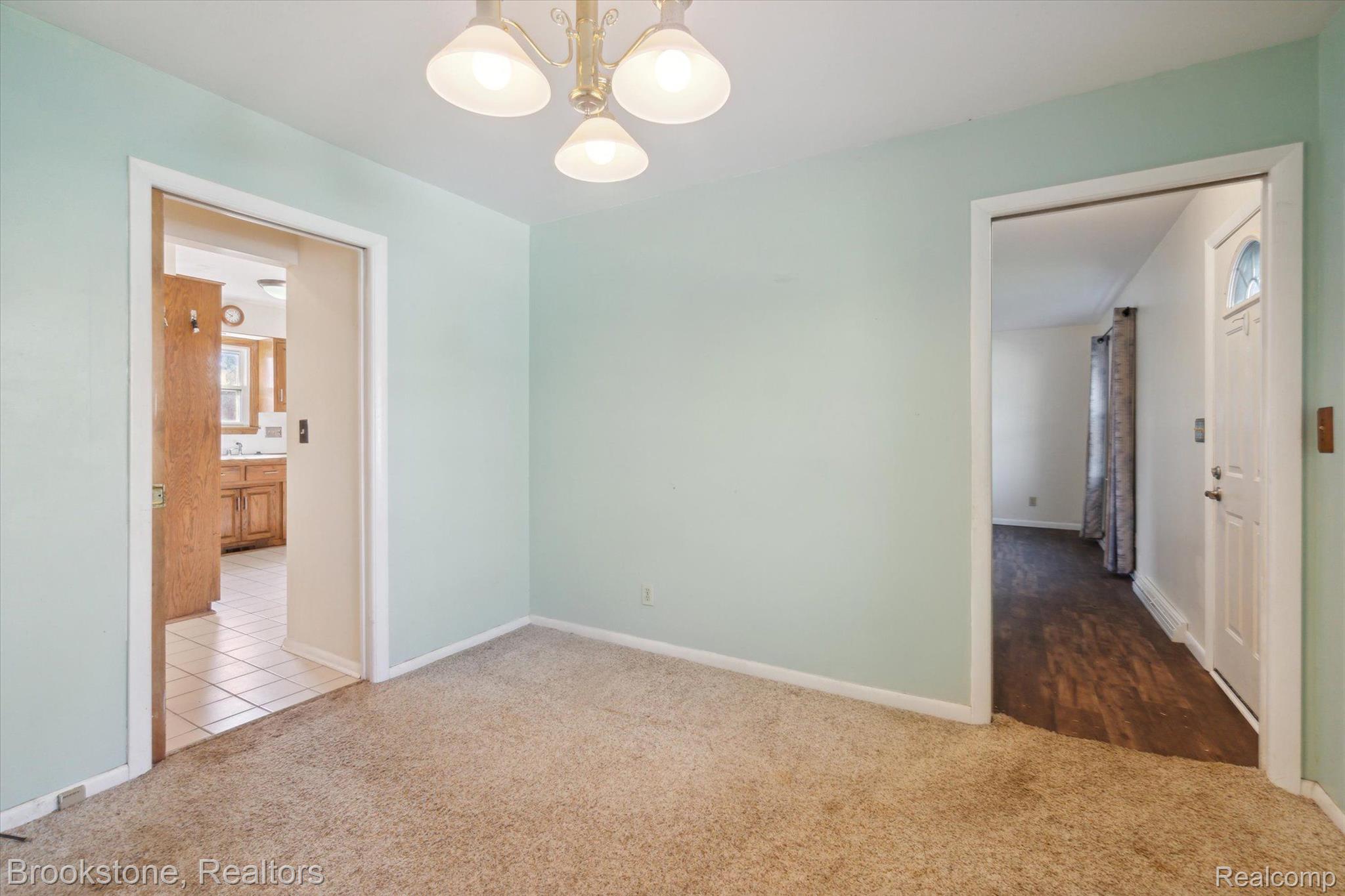 1304 WHITEHAVEN