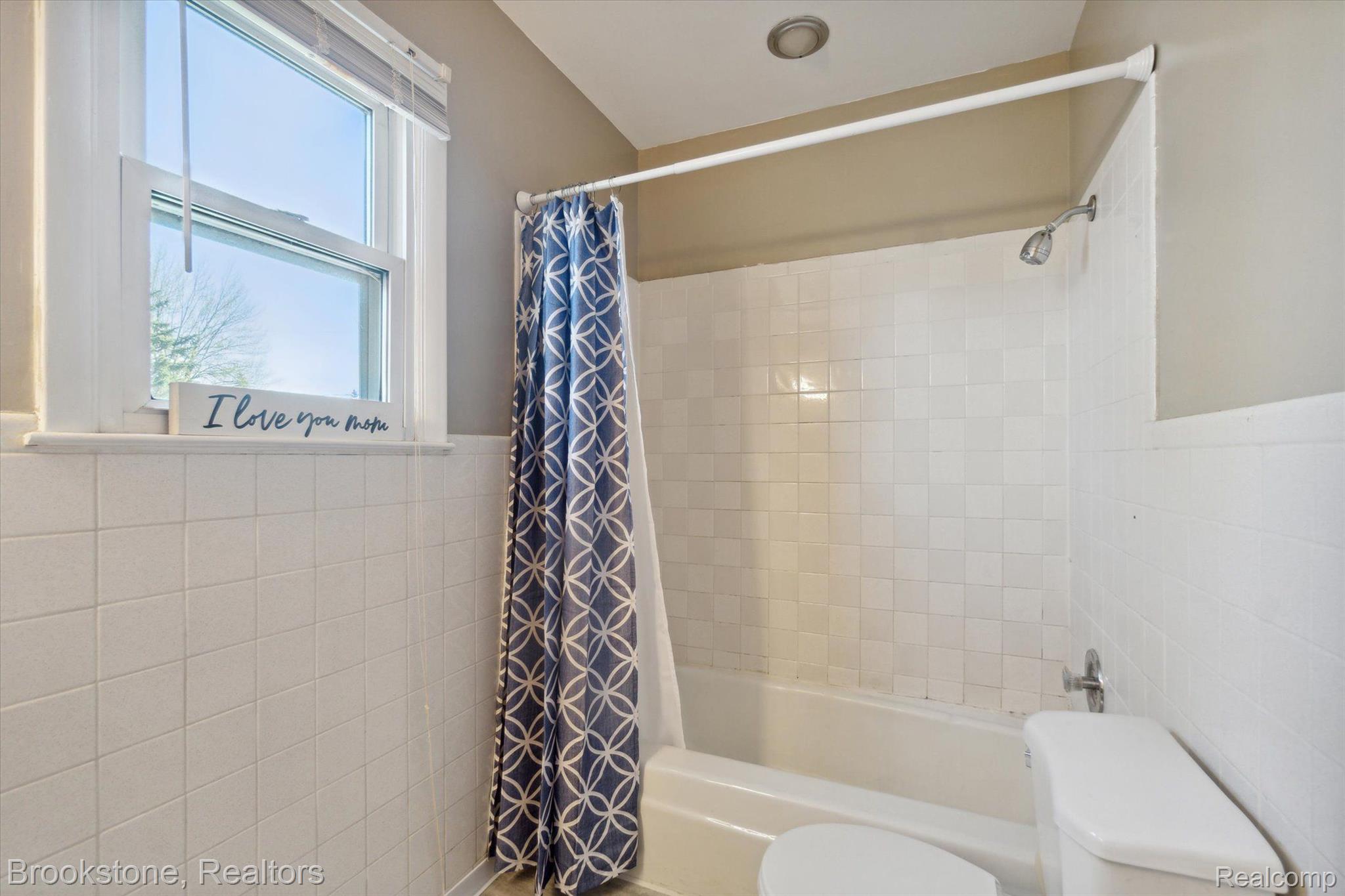 1304 WHITEHAVEN