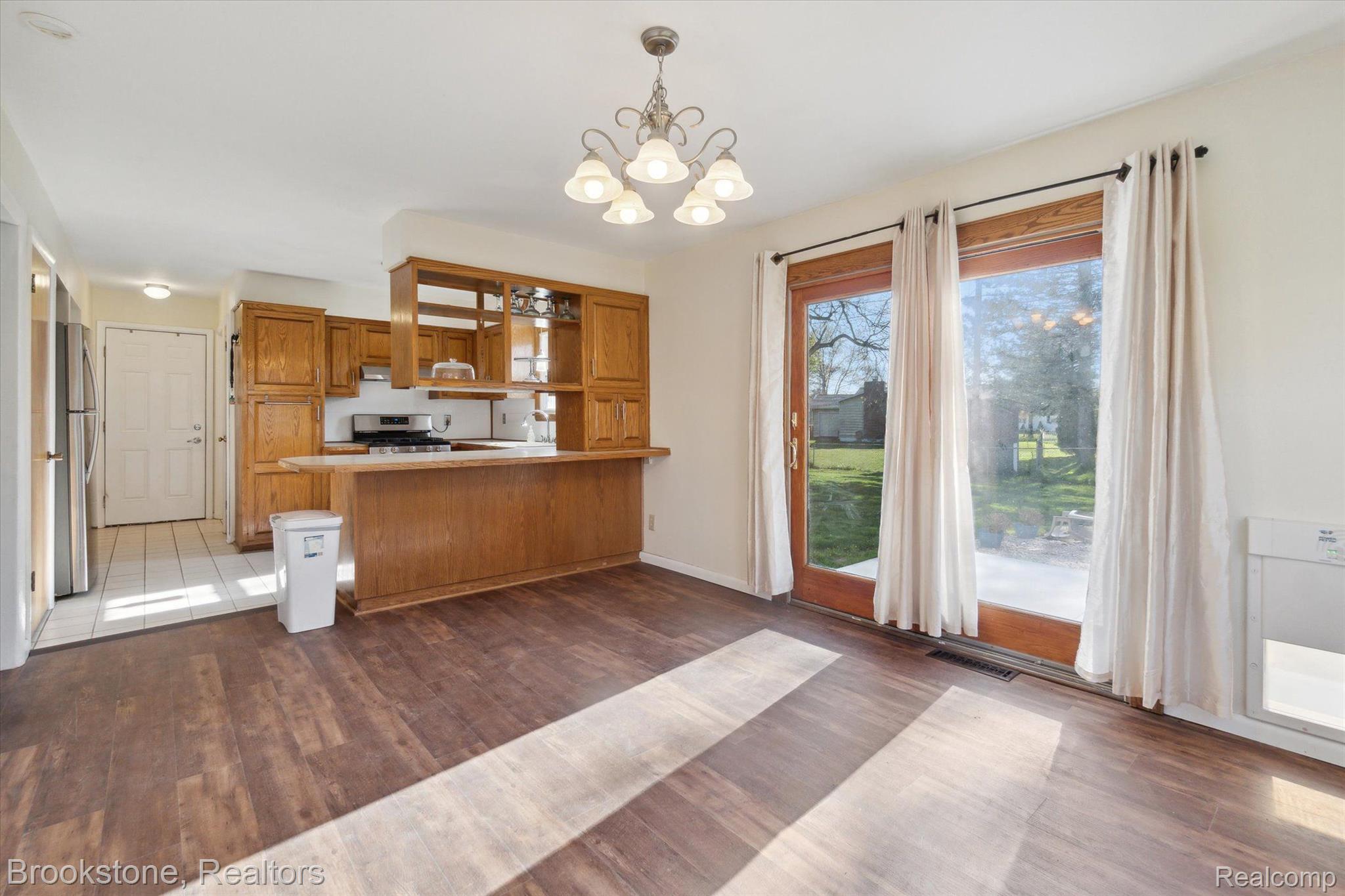 1304 WHITEHAVEN
