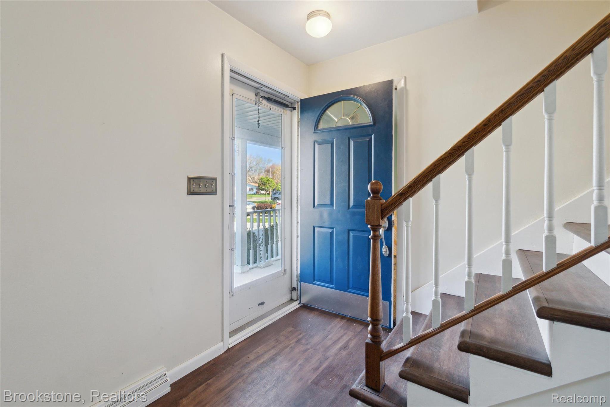 1304 WHITEHAVEN