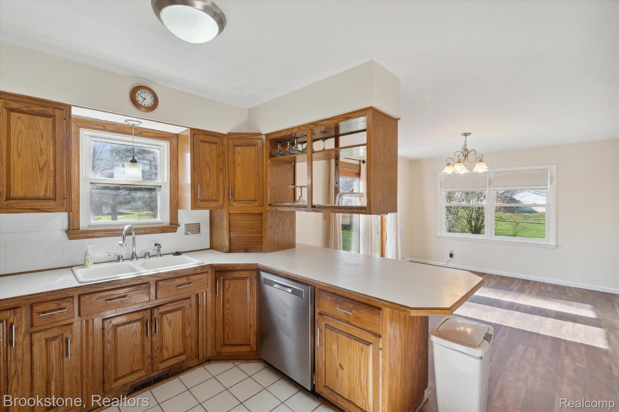 1304 WHITEHAVEN