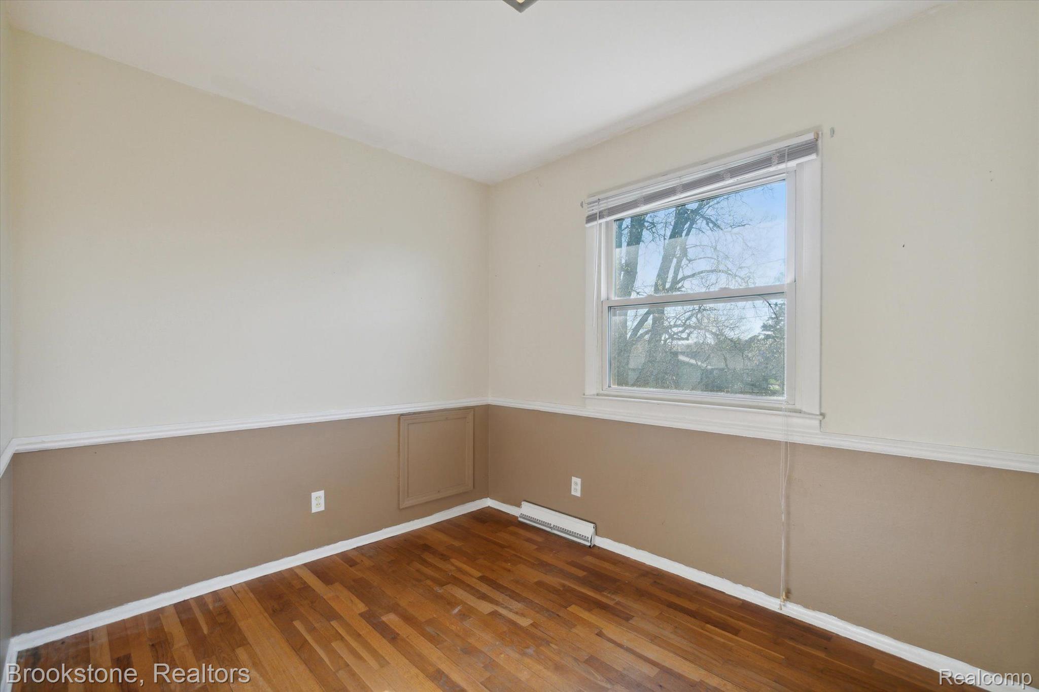 1304 WHITEHAVEN