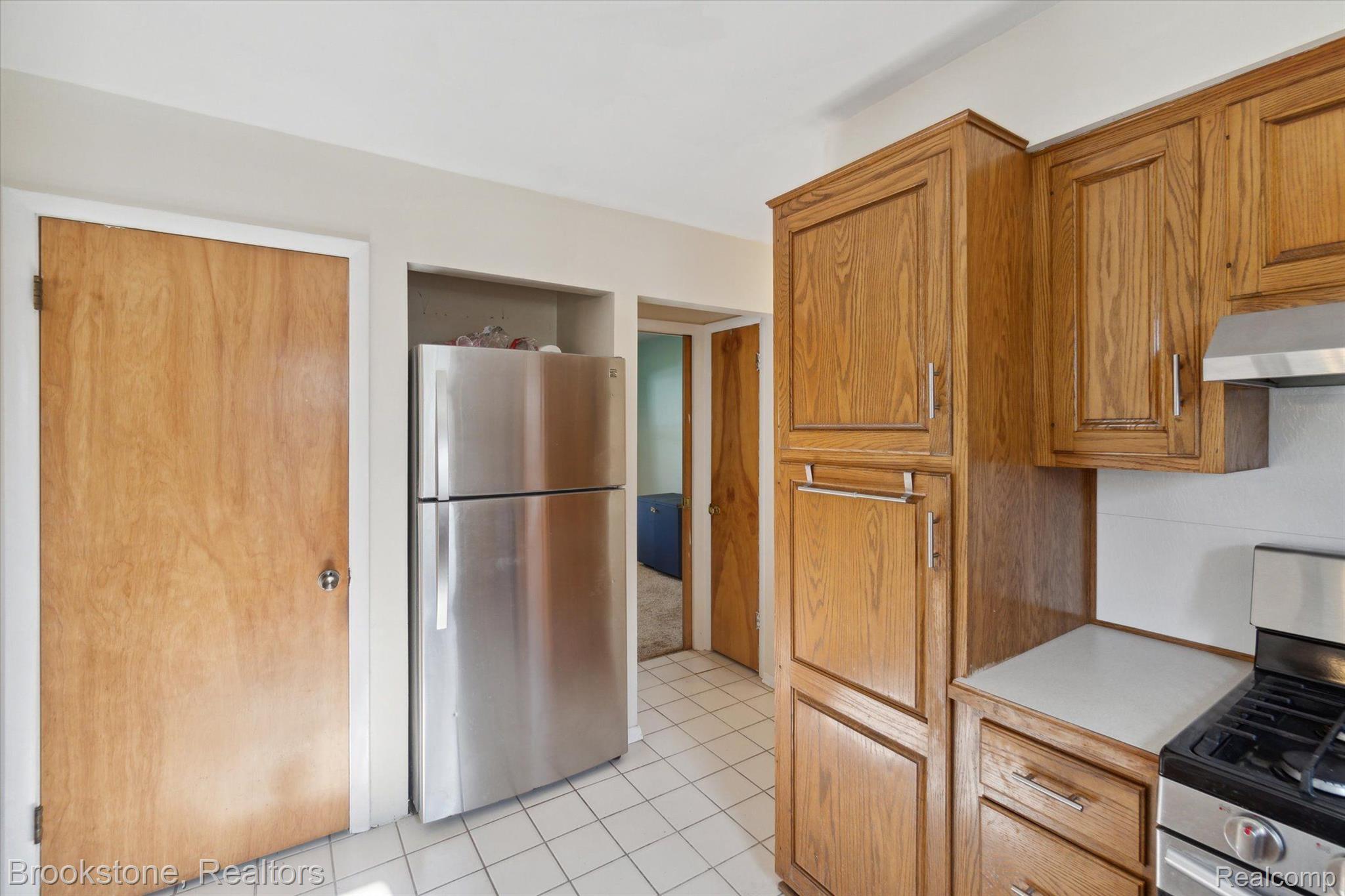 1304 WHITEHAVEN