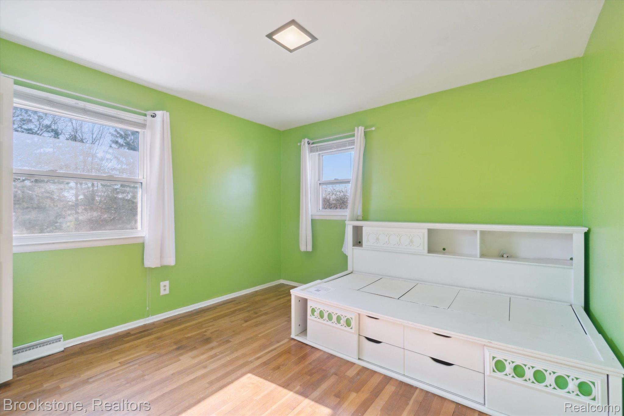 1304 WHITEHAVEN