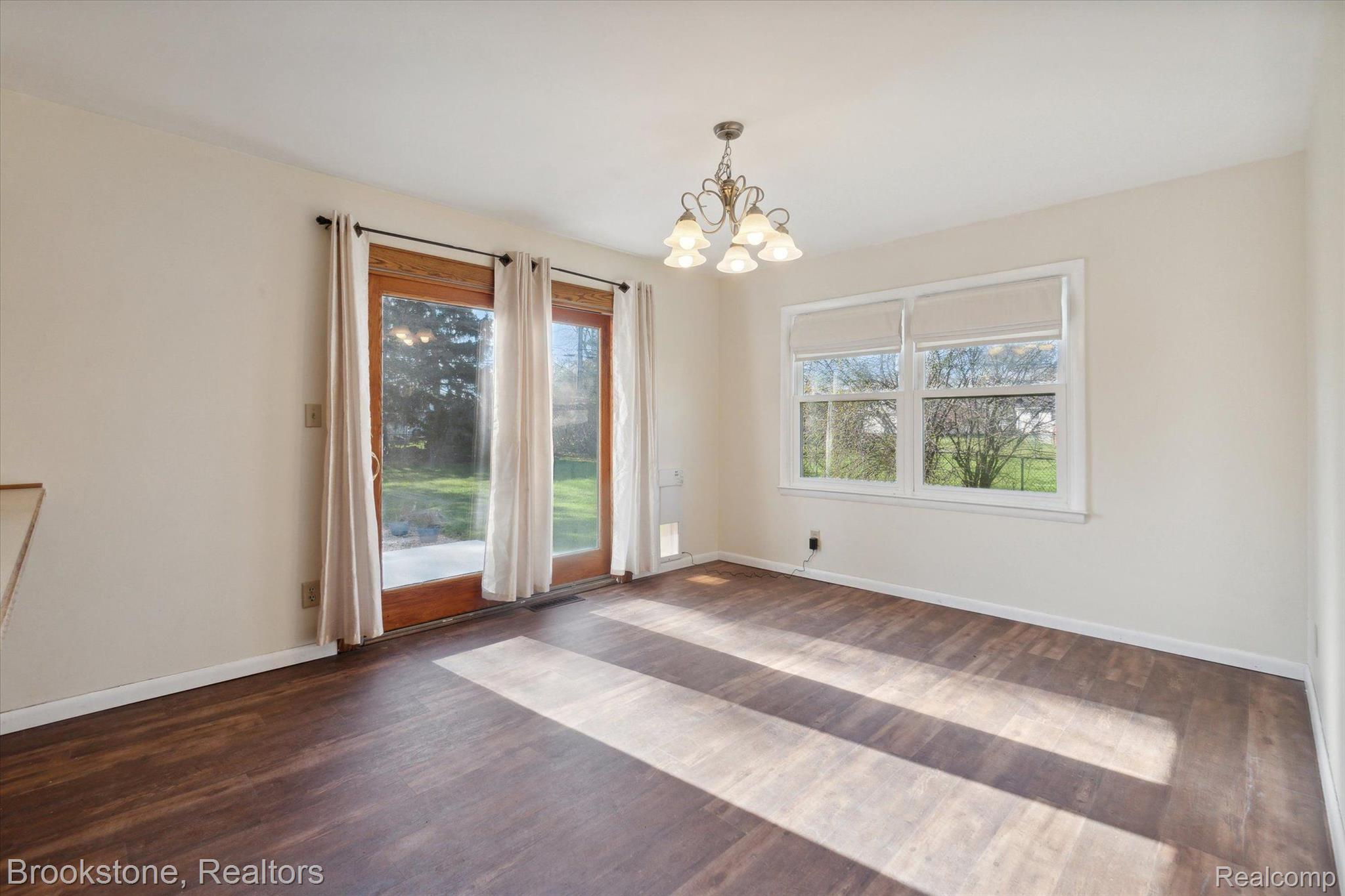 1304 WHITEHAVEN