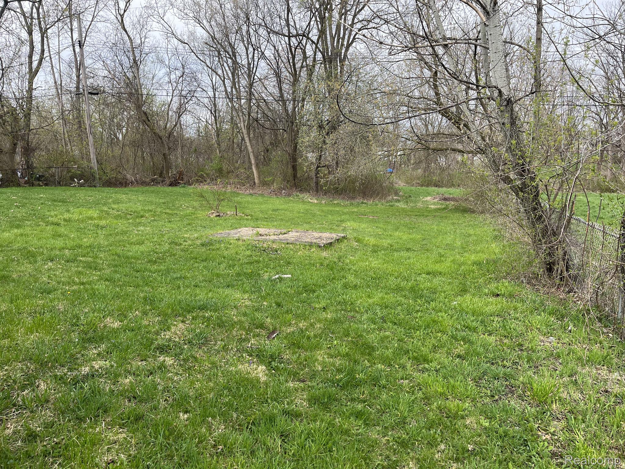 39 N MIDLAND Drive