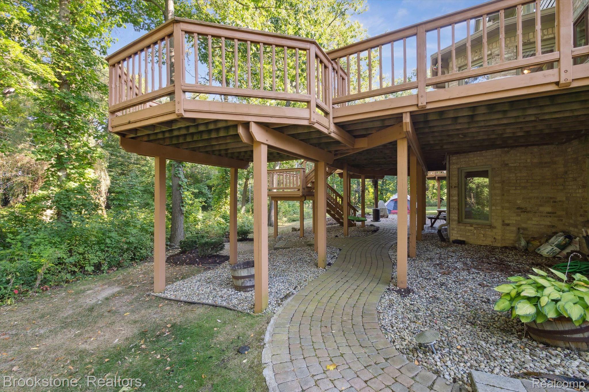 770 LAKEWOOD Drive