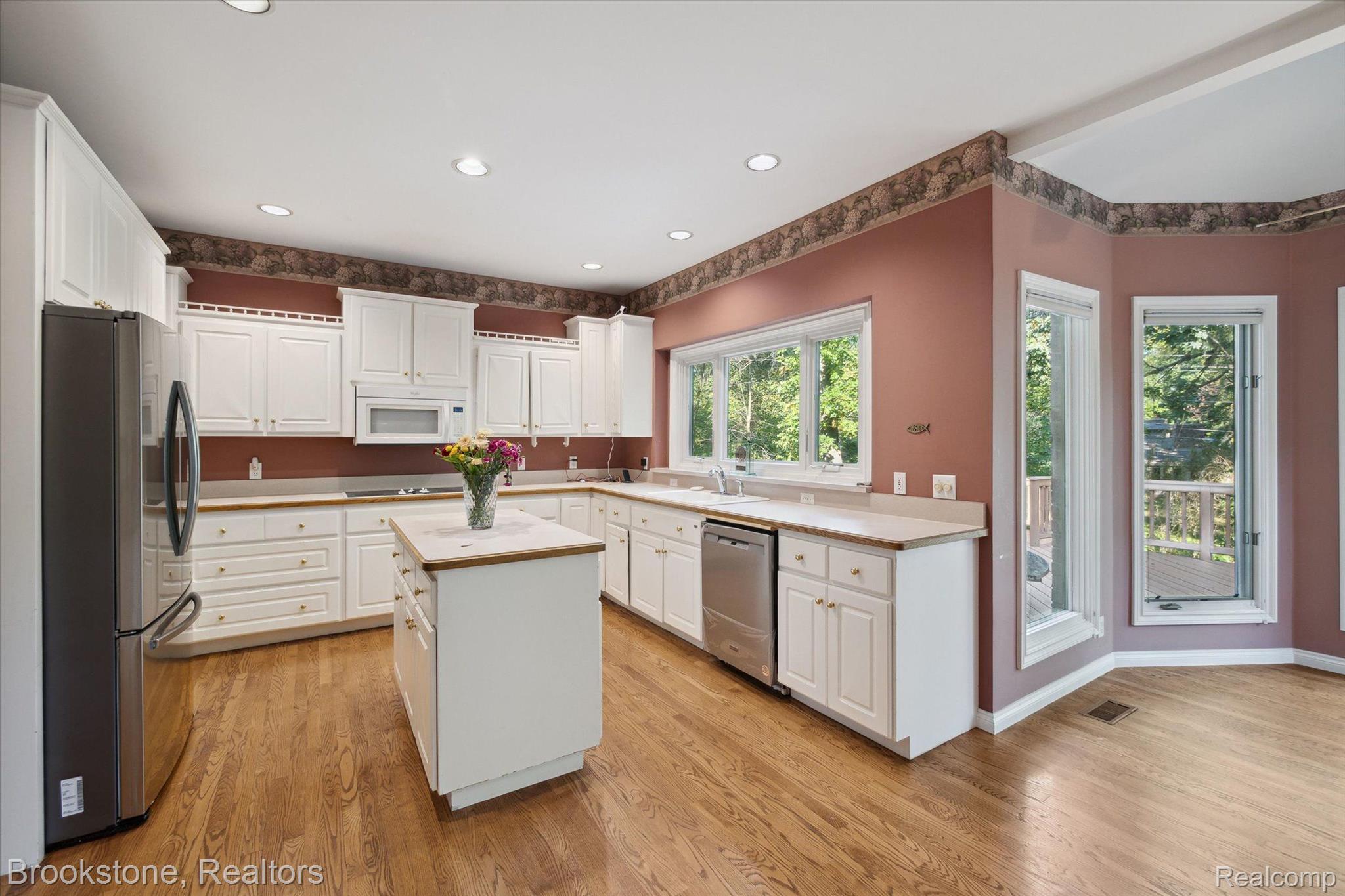 770 LAKEWOOD Drive