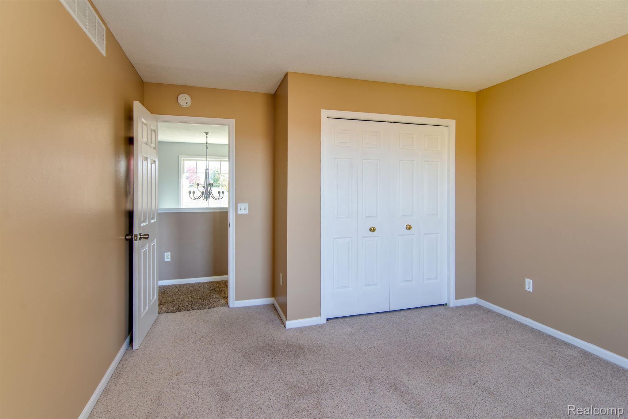 4453 E LAKECRESS Drive