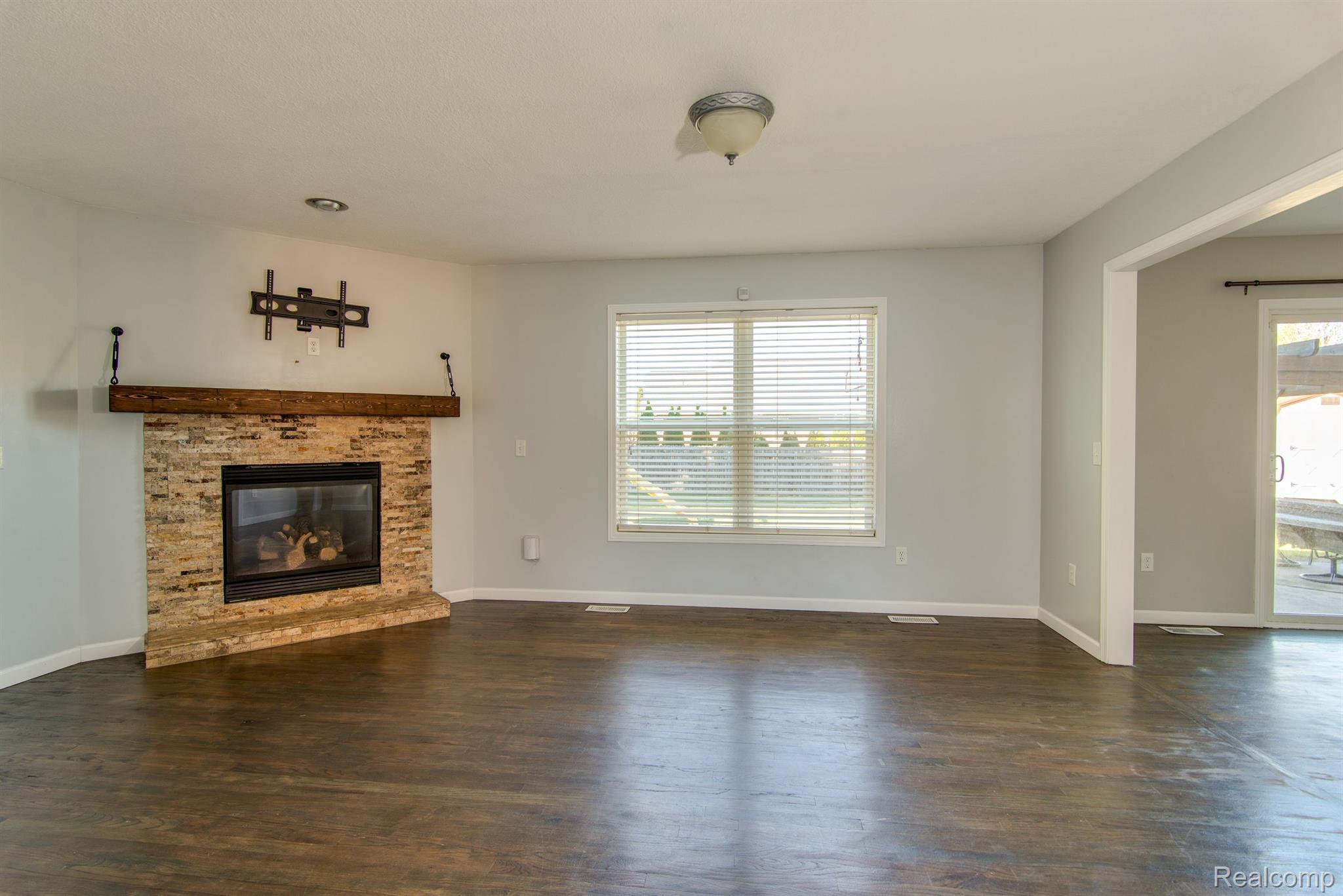 4453 E LAKECRESS Drive