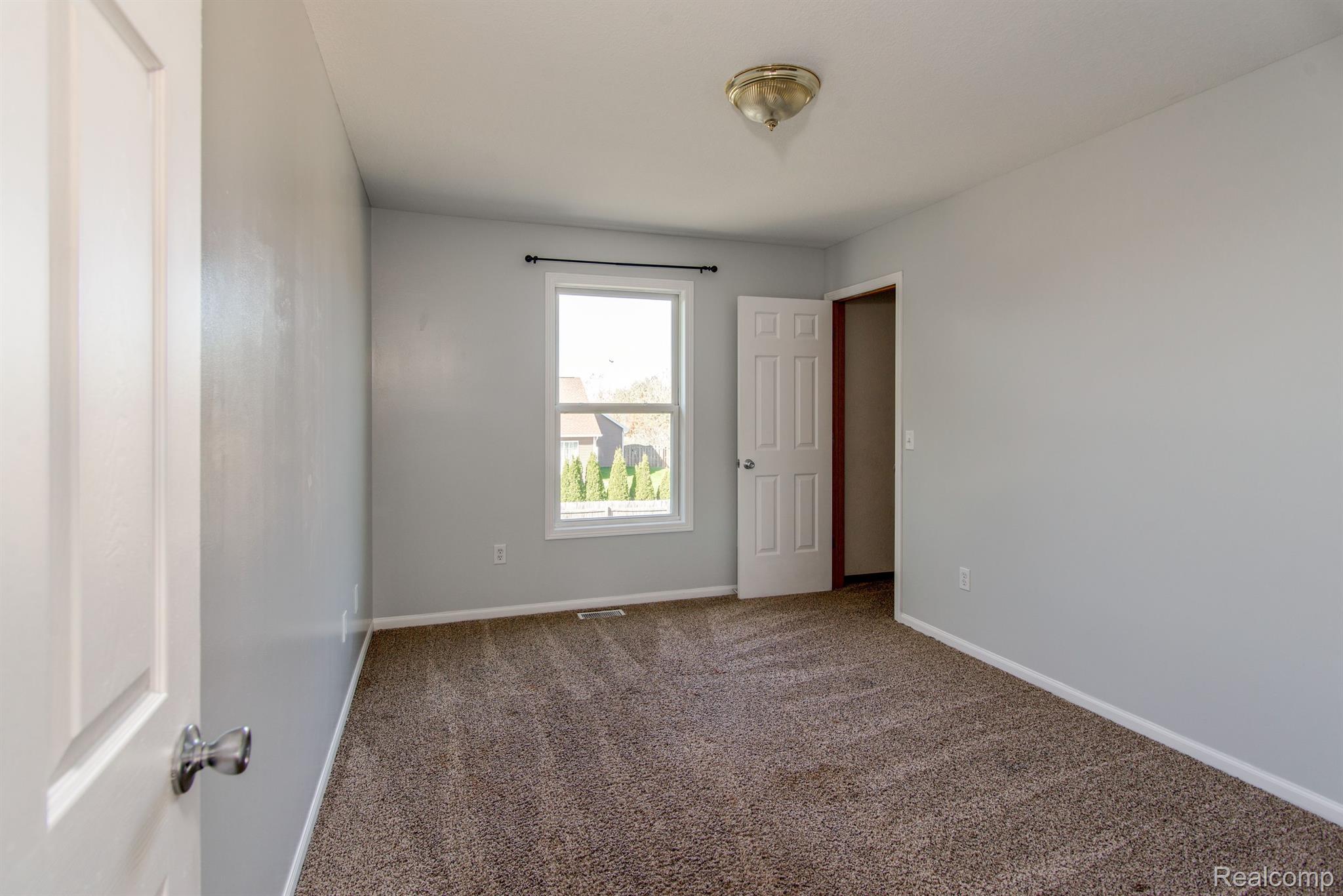 4453 E LAKECRESS Drive