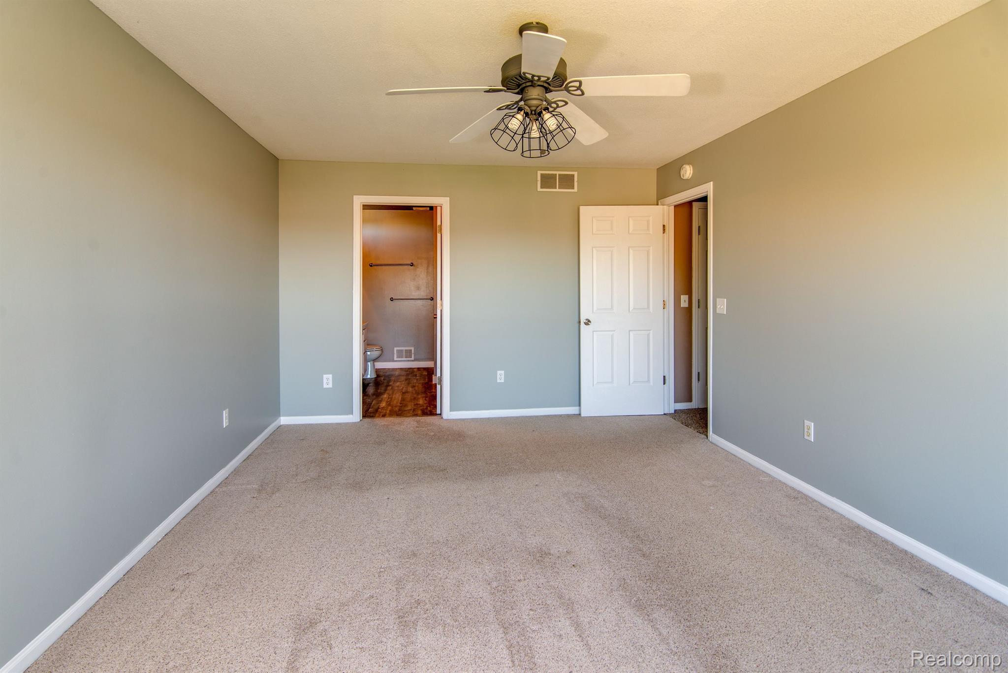 4453 E LAKECRESS Drive