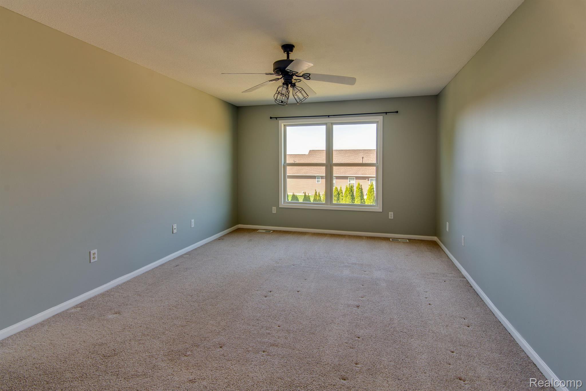 4453 E LAKECRESS Drive