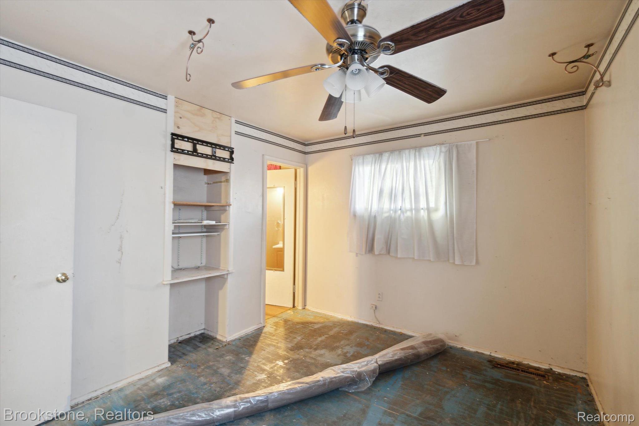 7018 DARYLL Drive