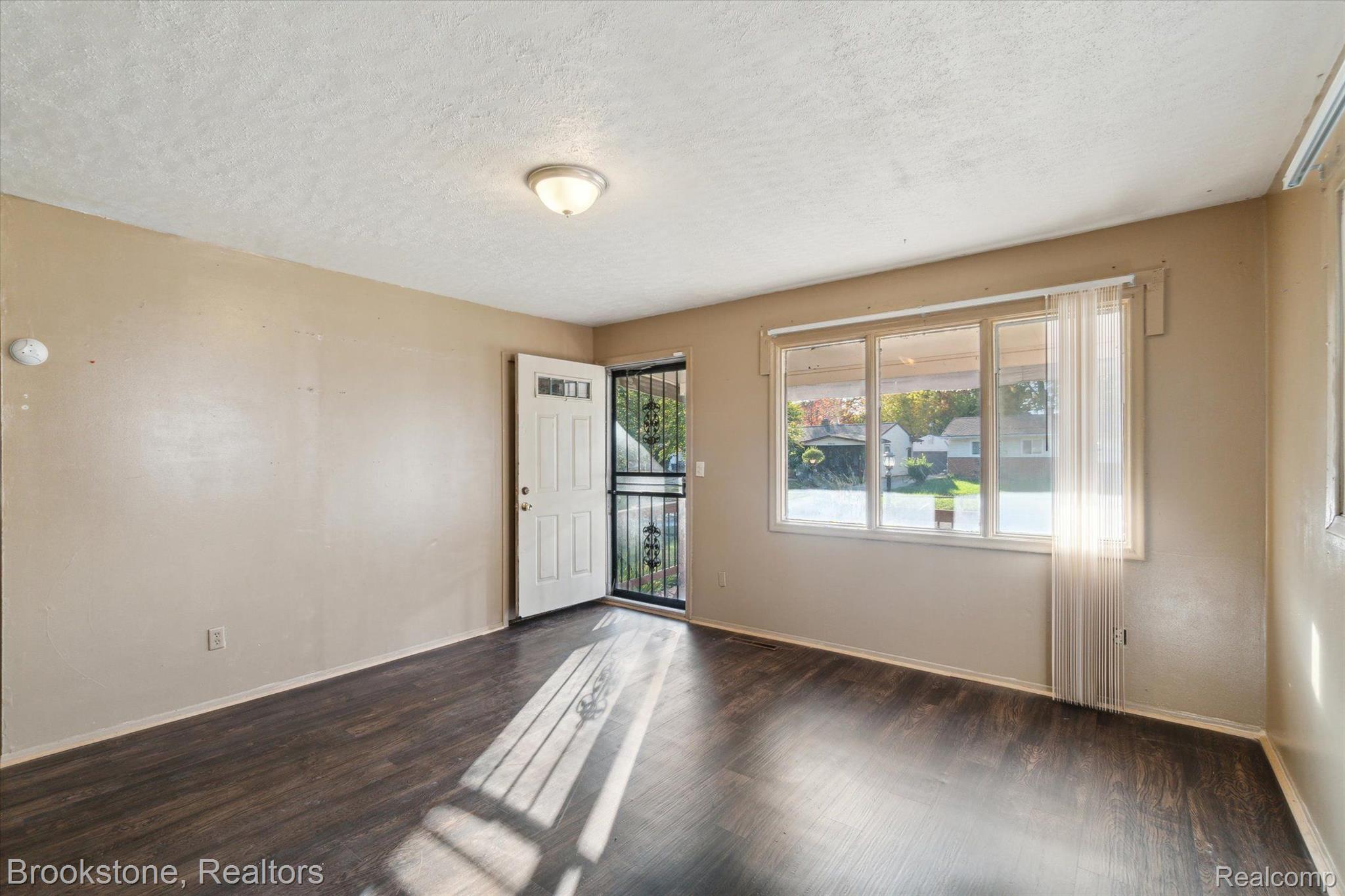 7018 DARYLL Drive